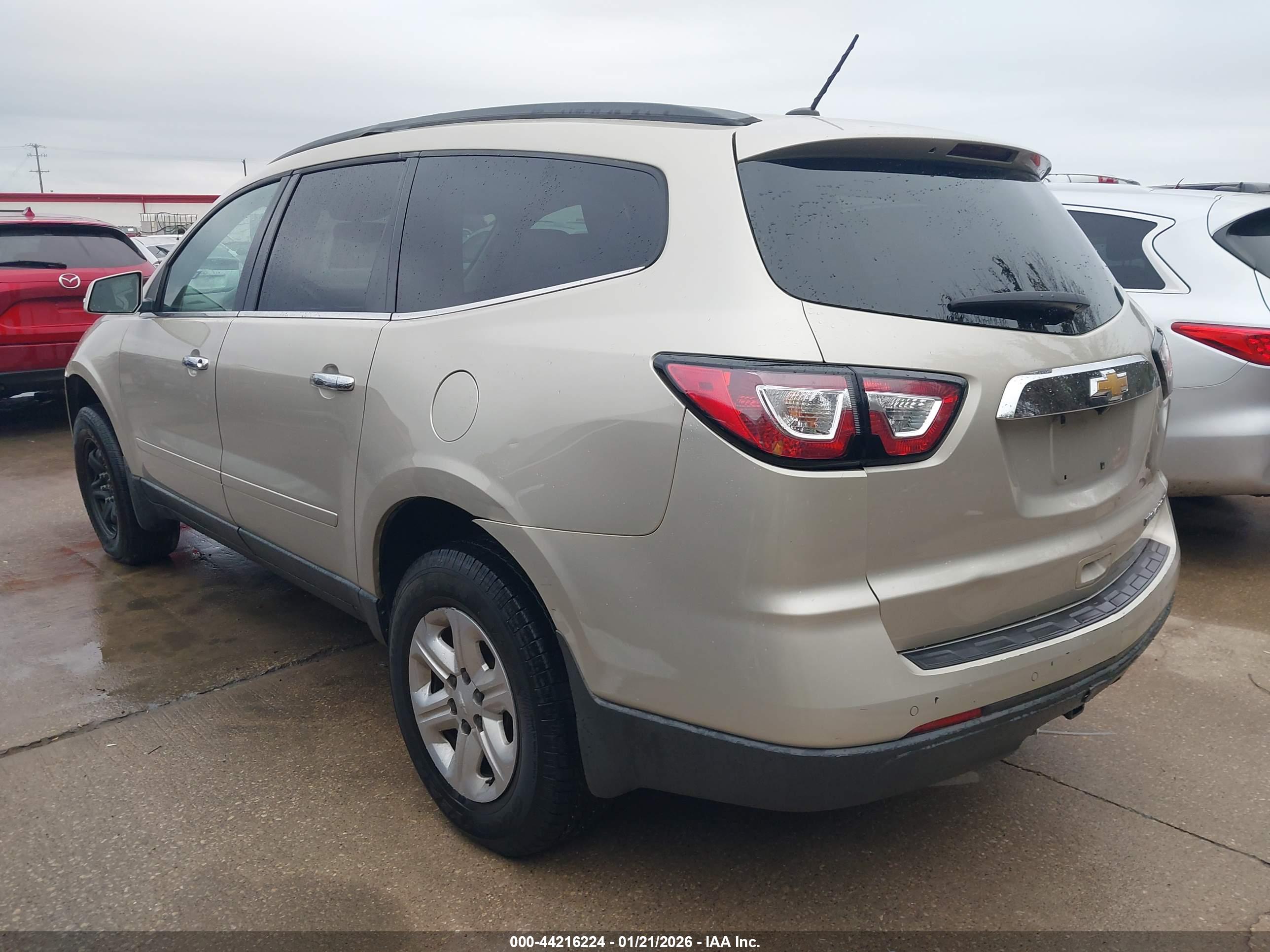 CHEVROLET TRAVERSE image 3