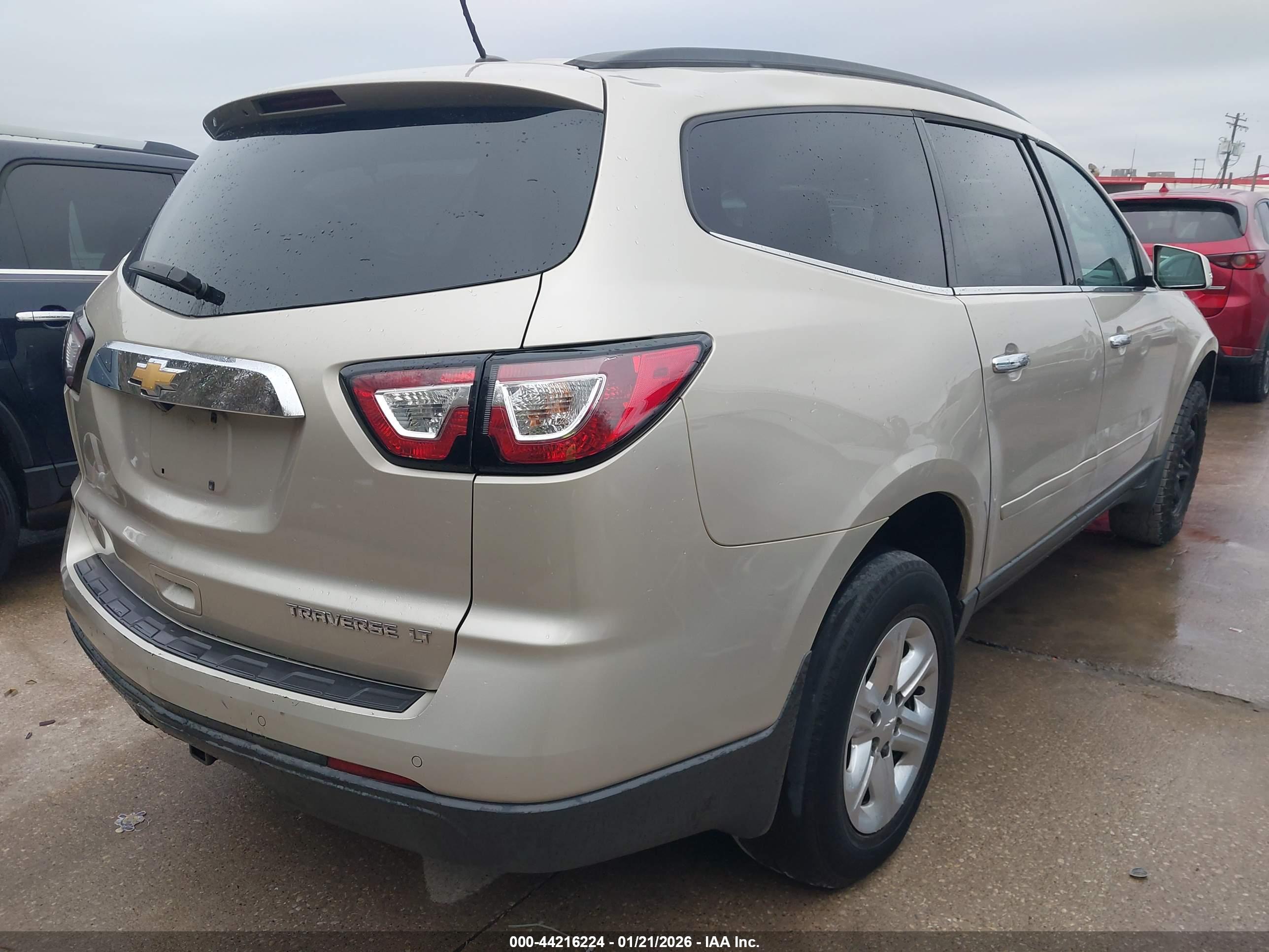 CHEVROLET TRAVERSE image 4
