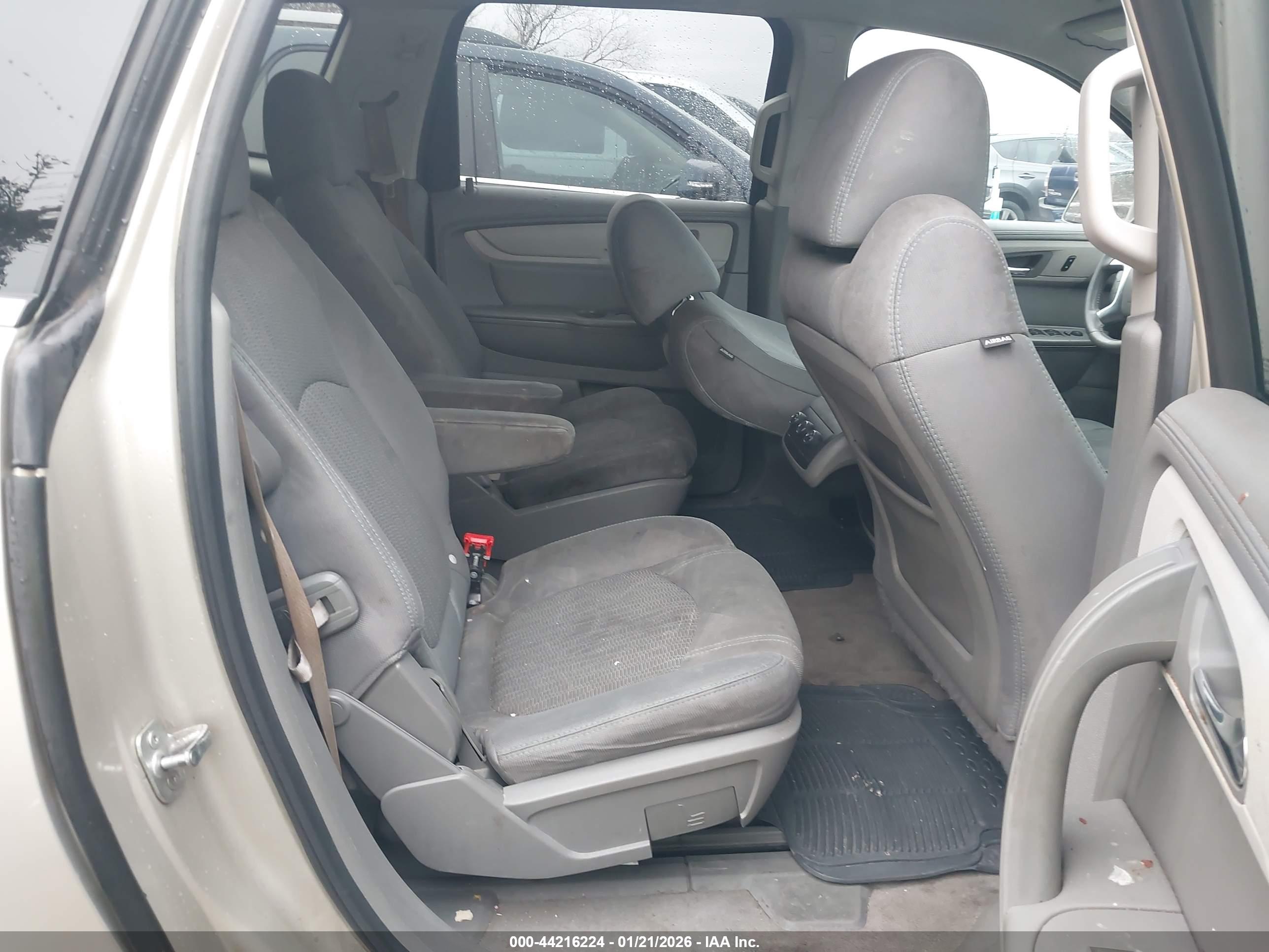 CHEVROLET TRAVERSE image 8