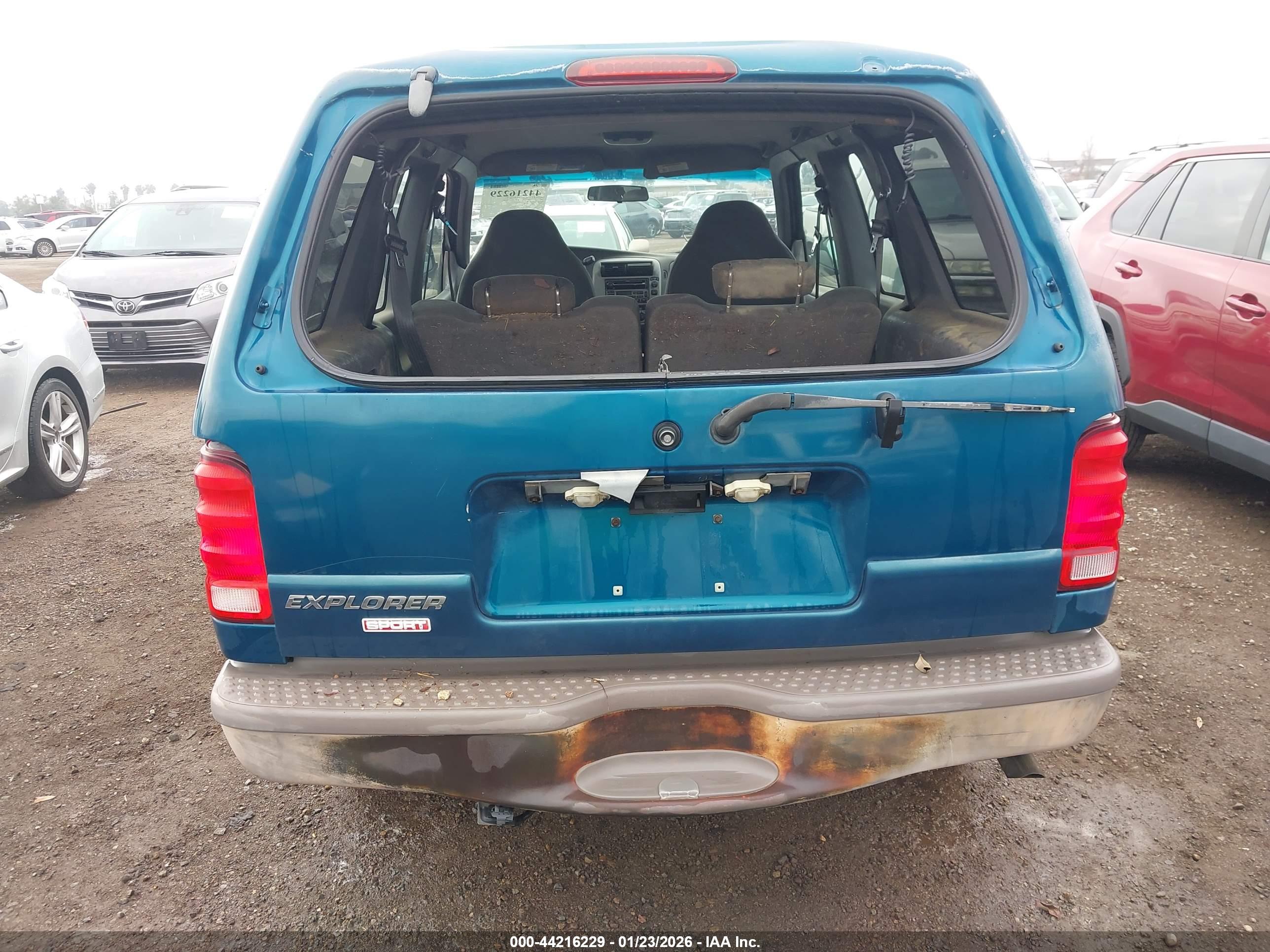 FORD EXPLORER image 6