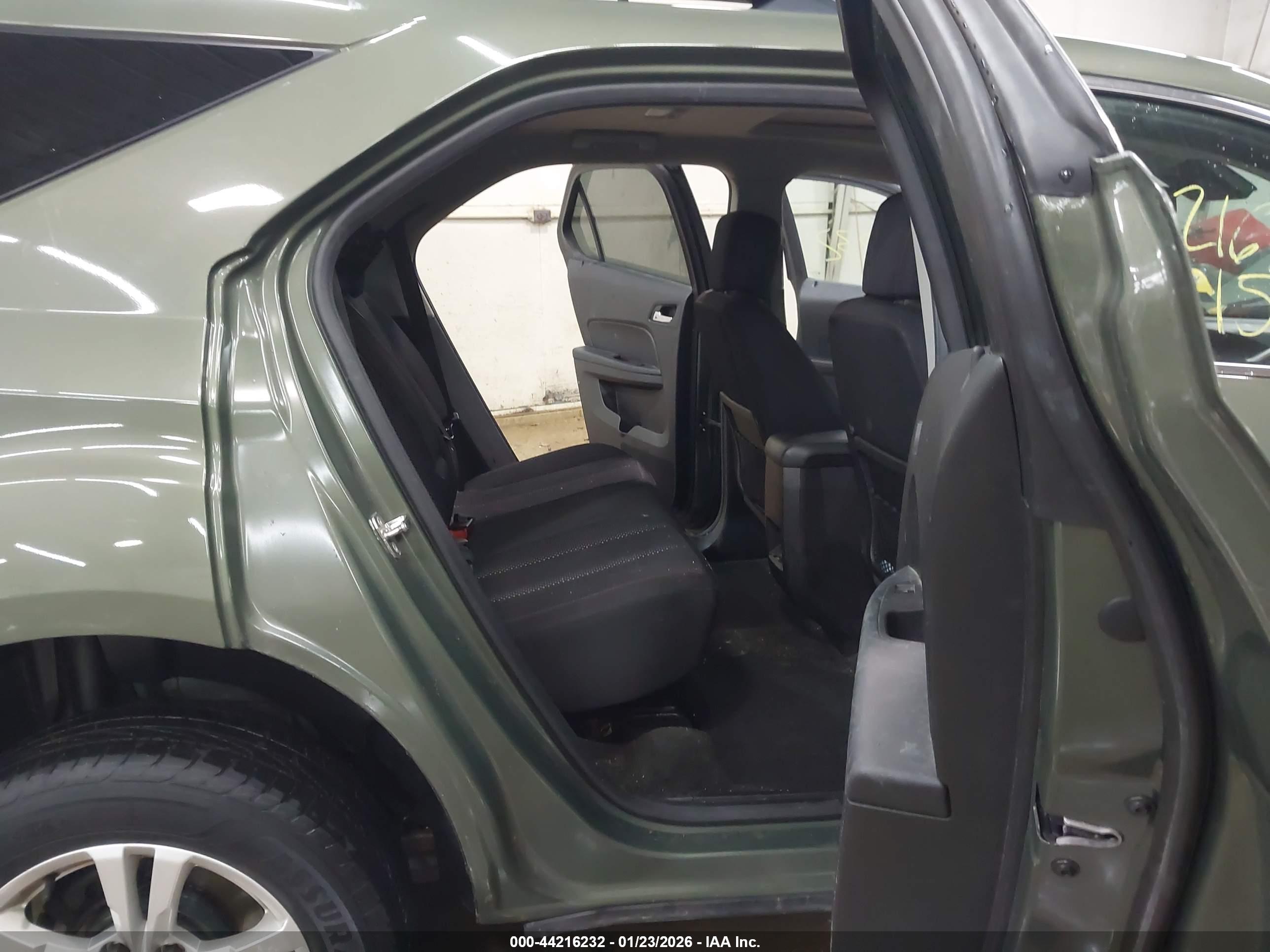 CHEVROLET EQUINOX image 8