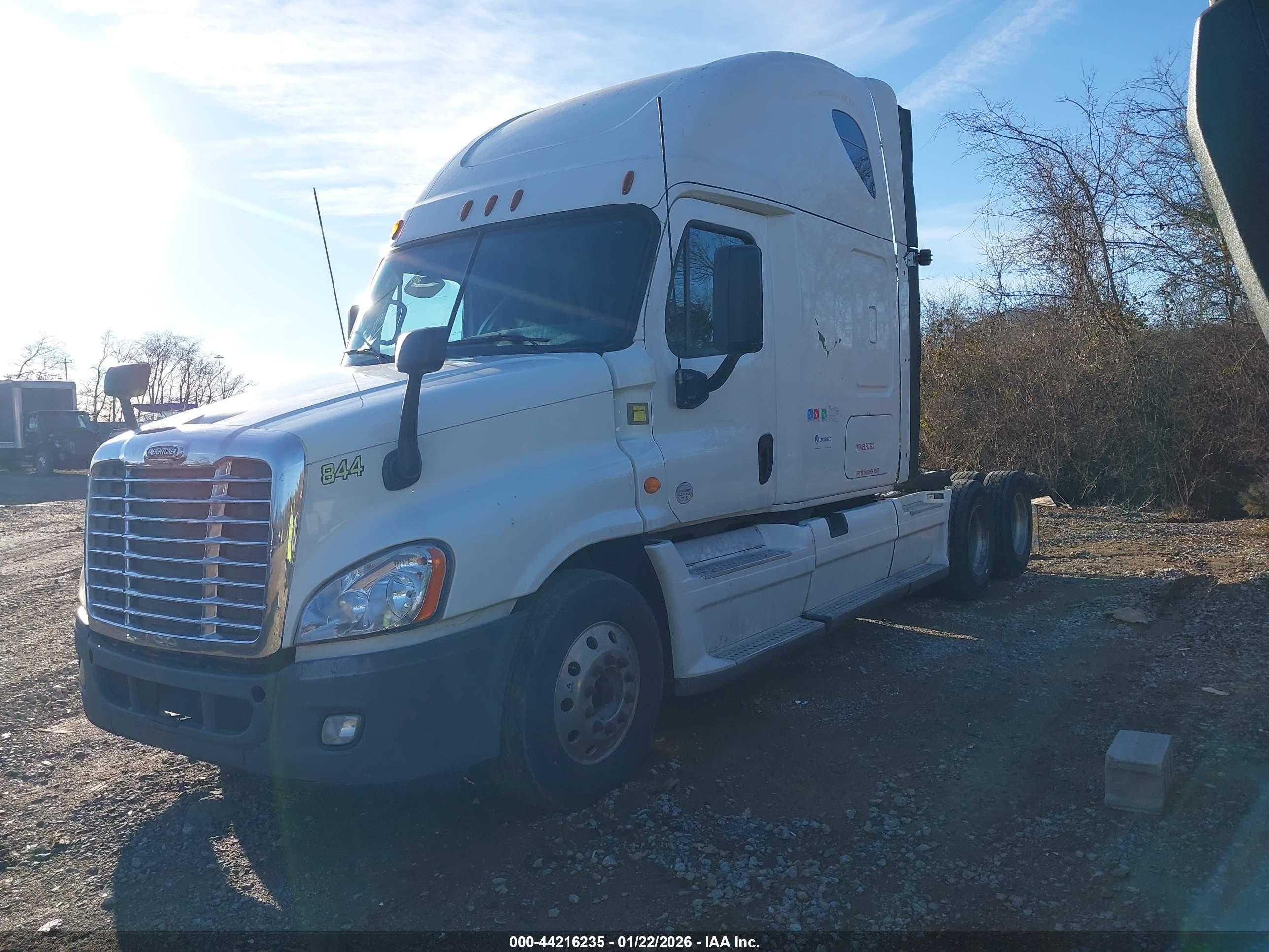 FREIGHTLINER CASCADIA image 2