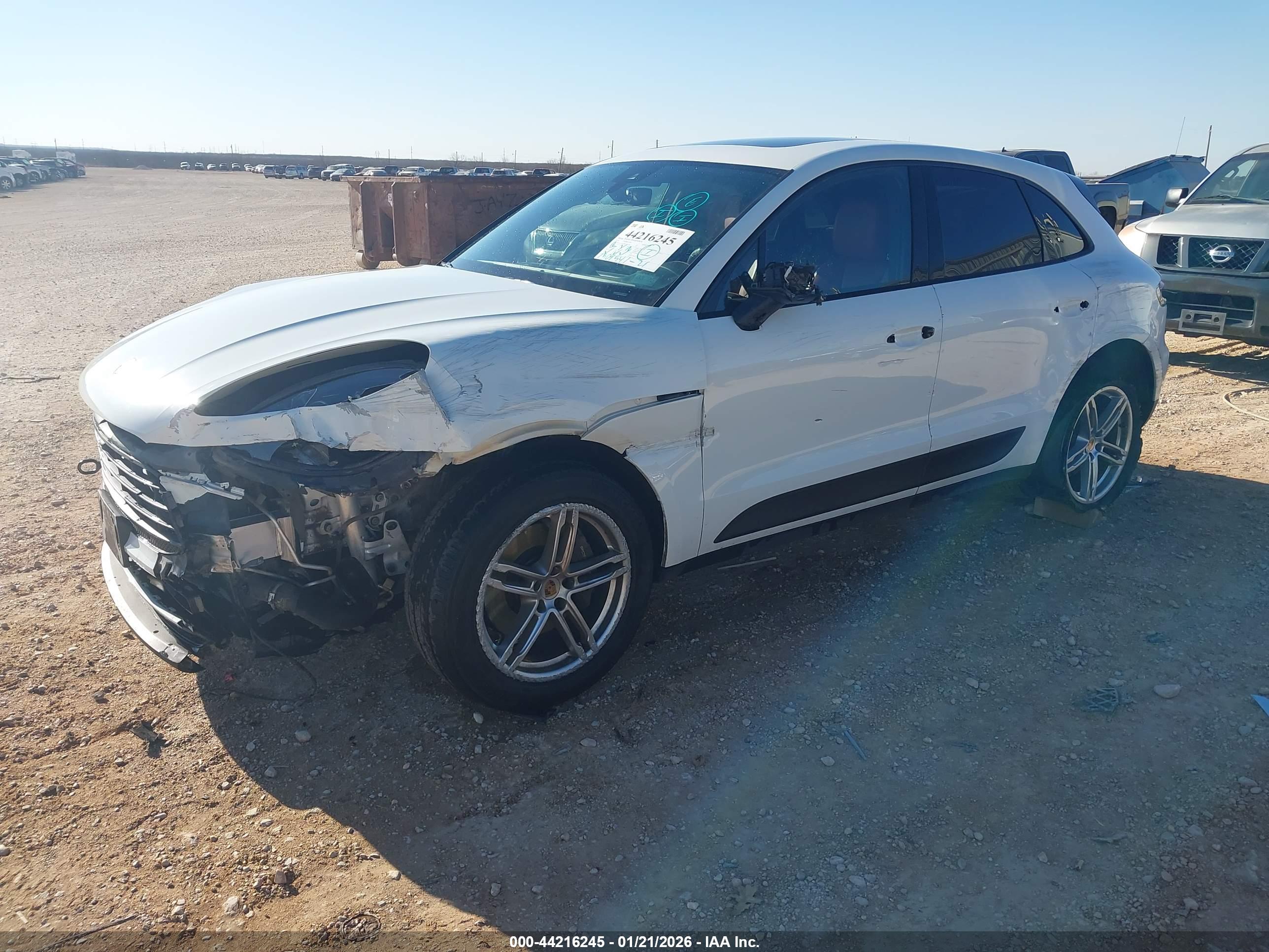PORSCHE MACAN image 2