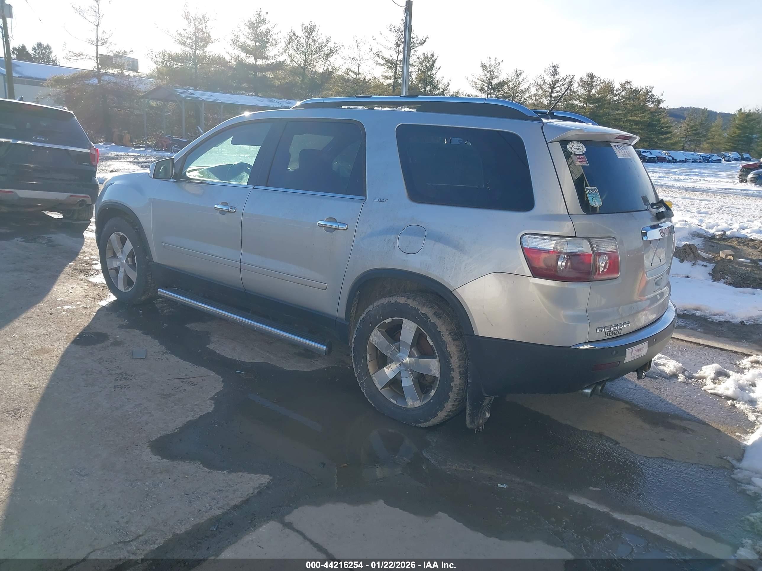 GMC ACADIA image 3