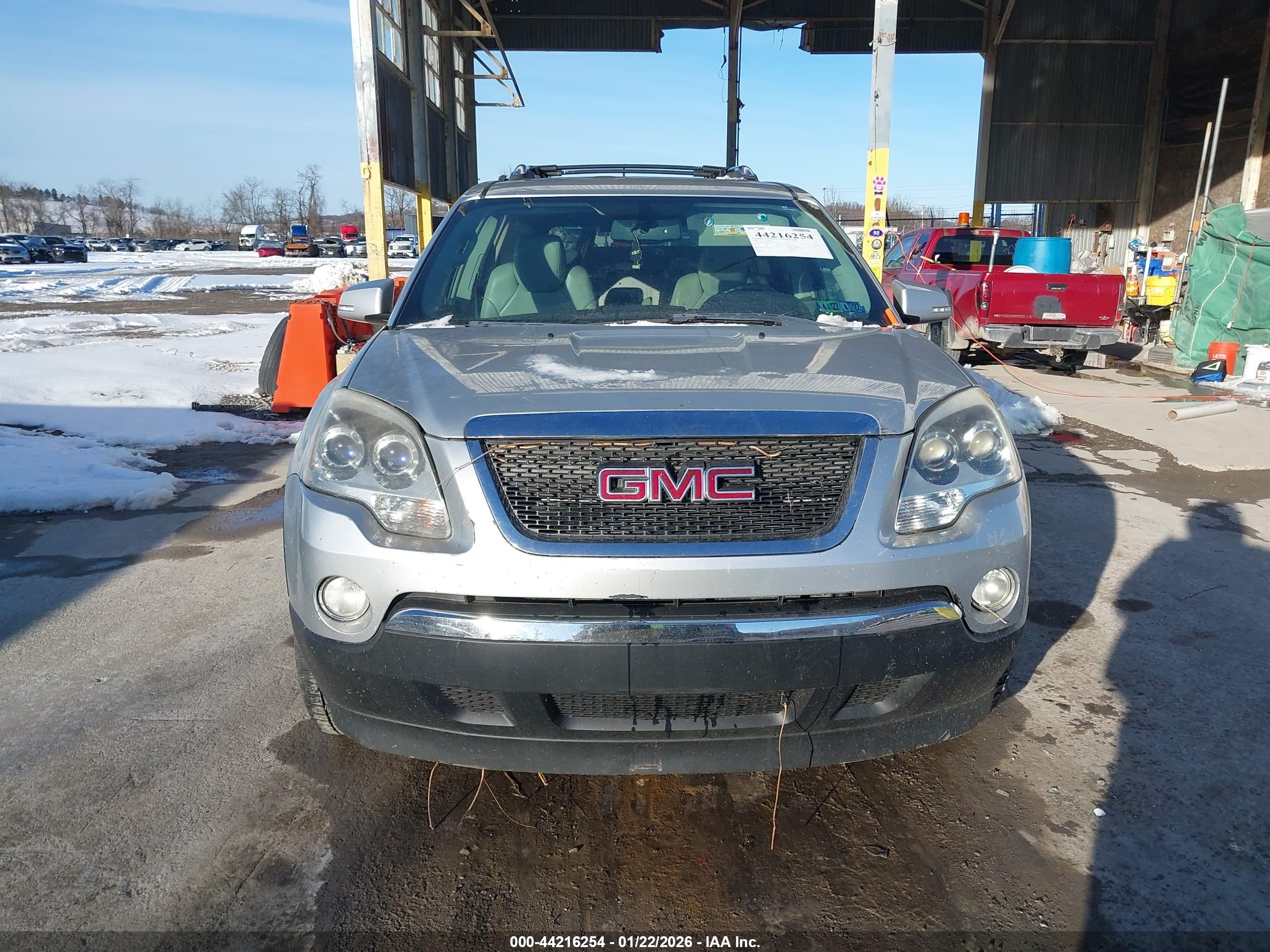 GMC ACADIA image 6