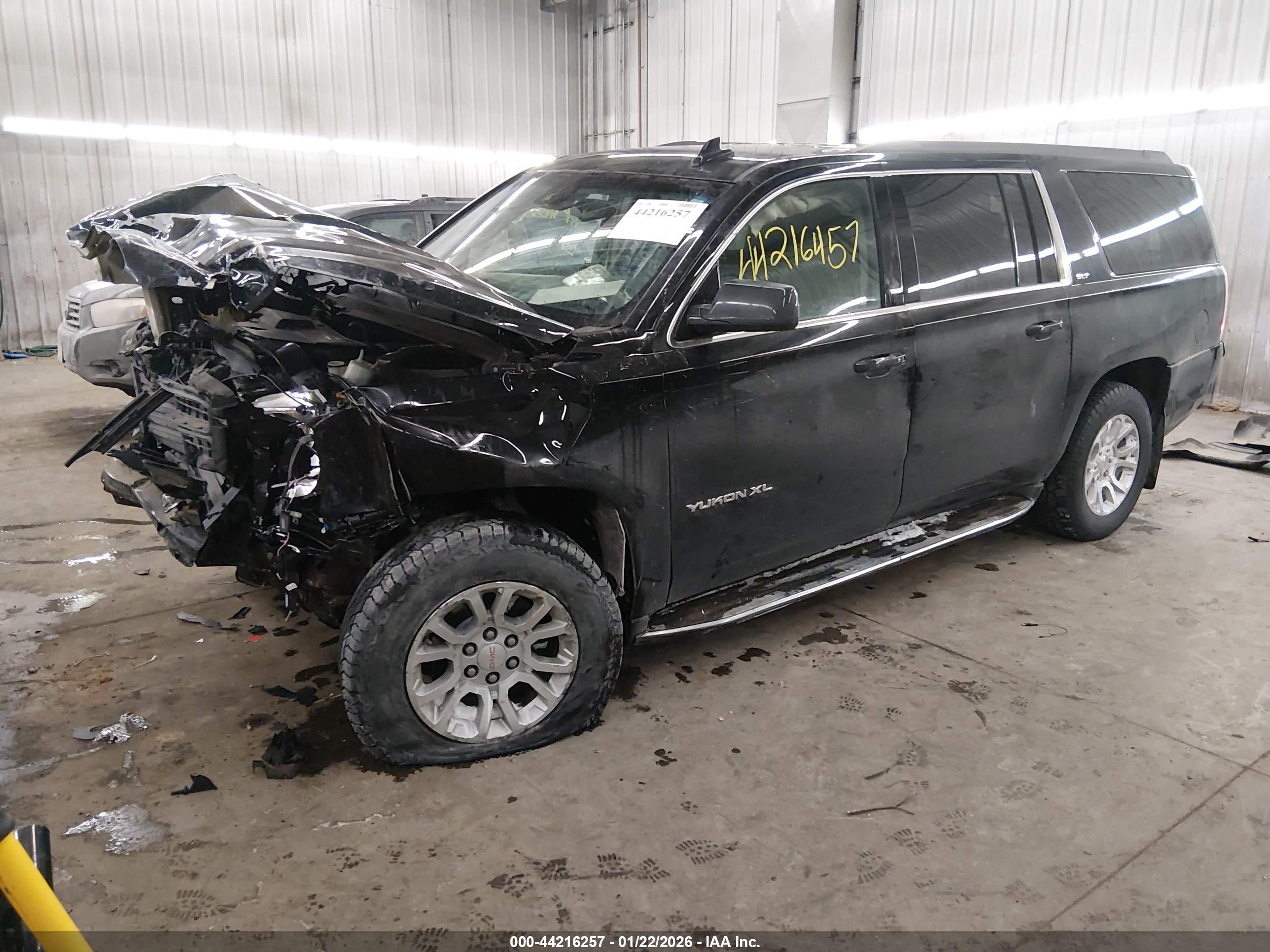 GMC YUKON image 2