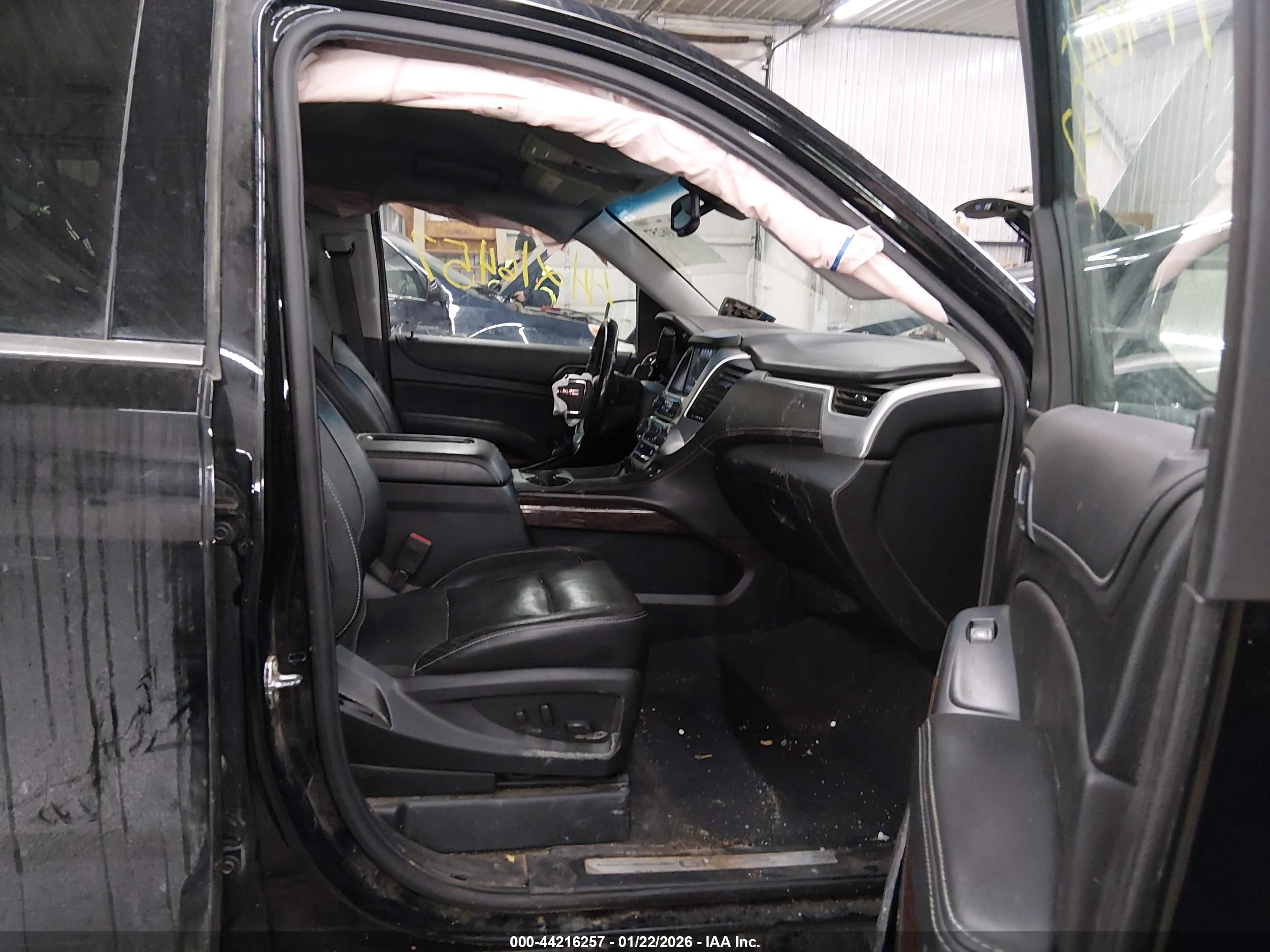 GMC YUKON image 5