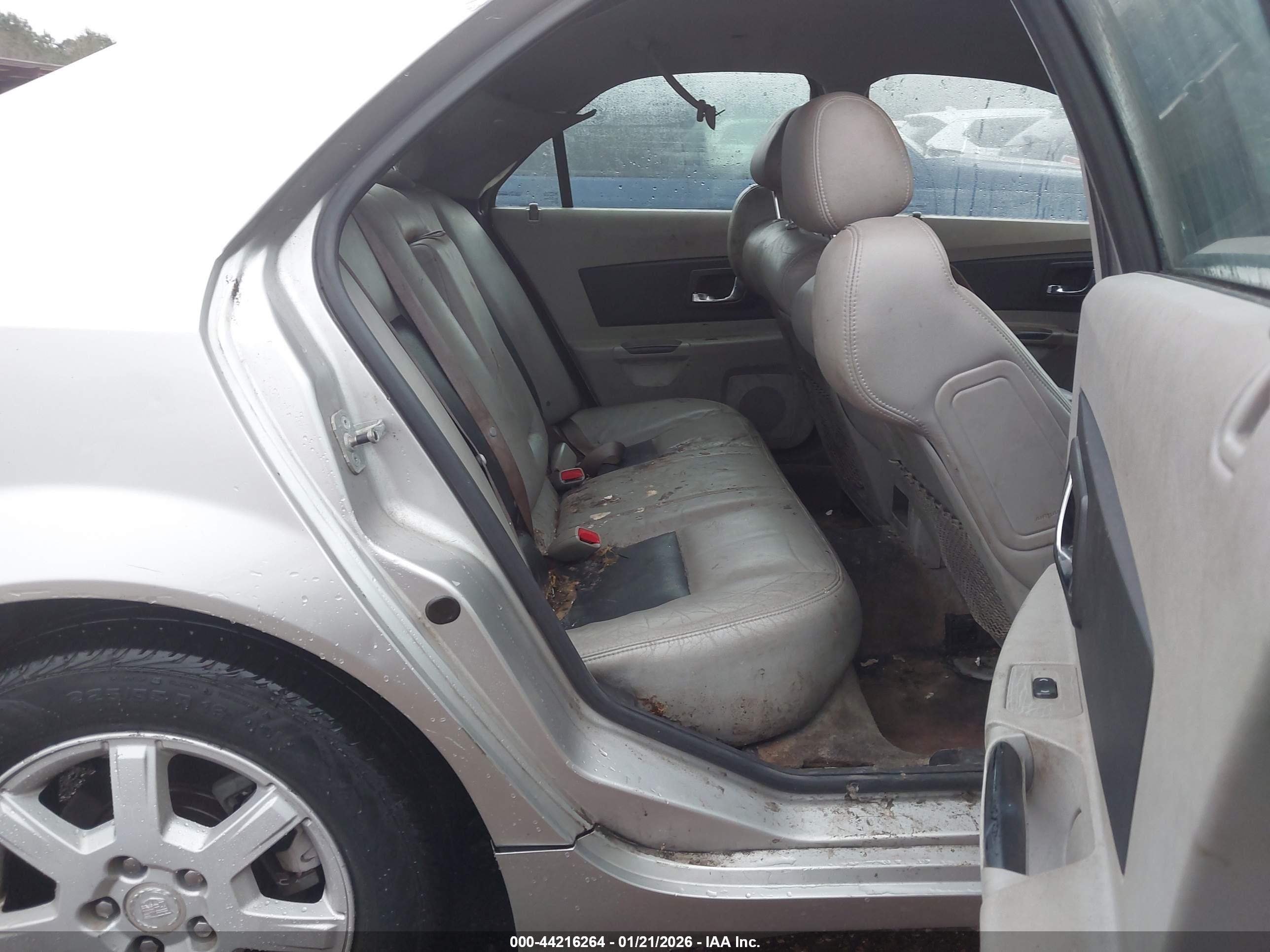 CADILLAC CTS image 8