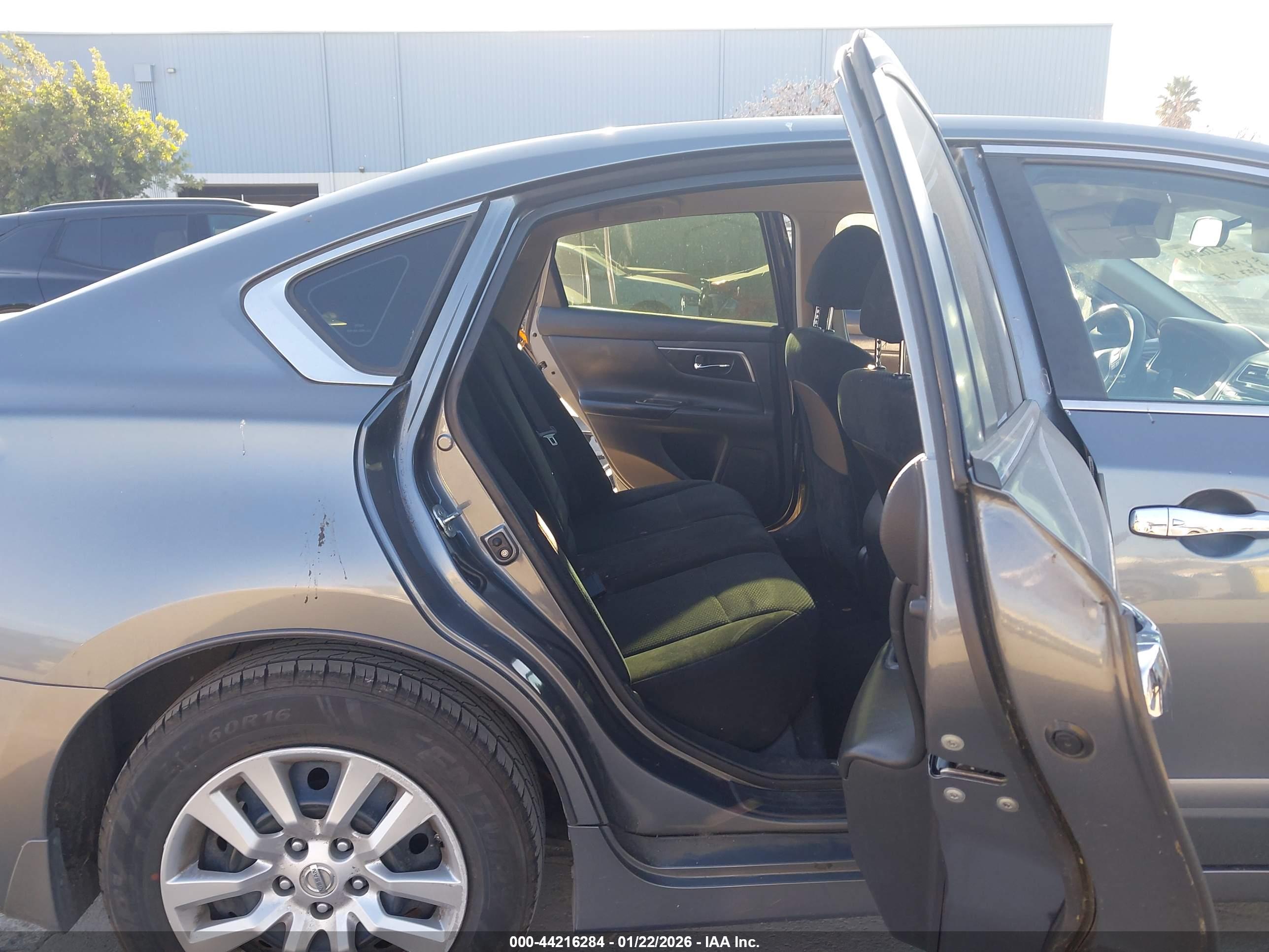 NISSAN ALTIMA image 8