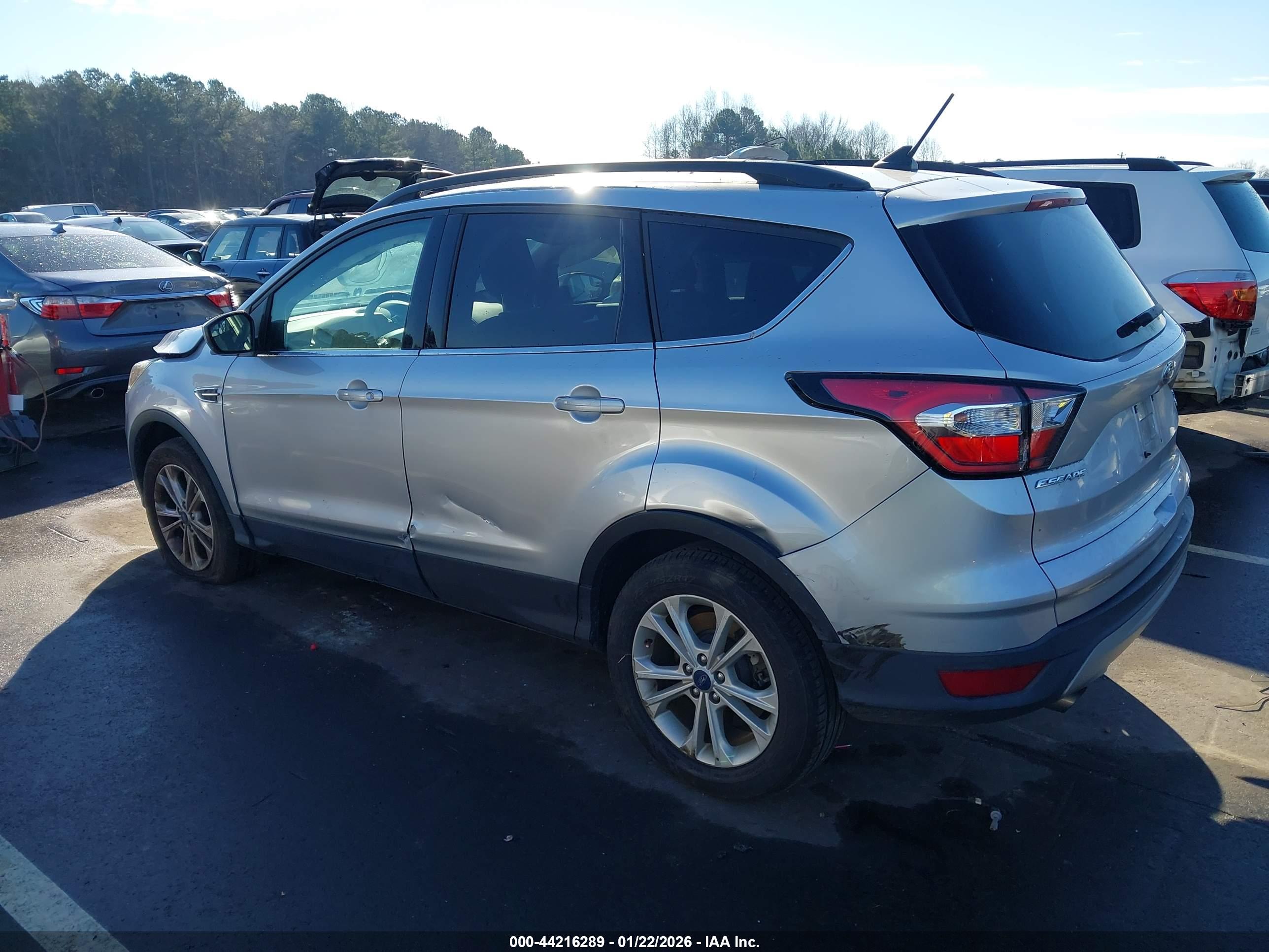 FORD ESCAPE image 3