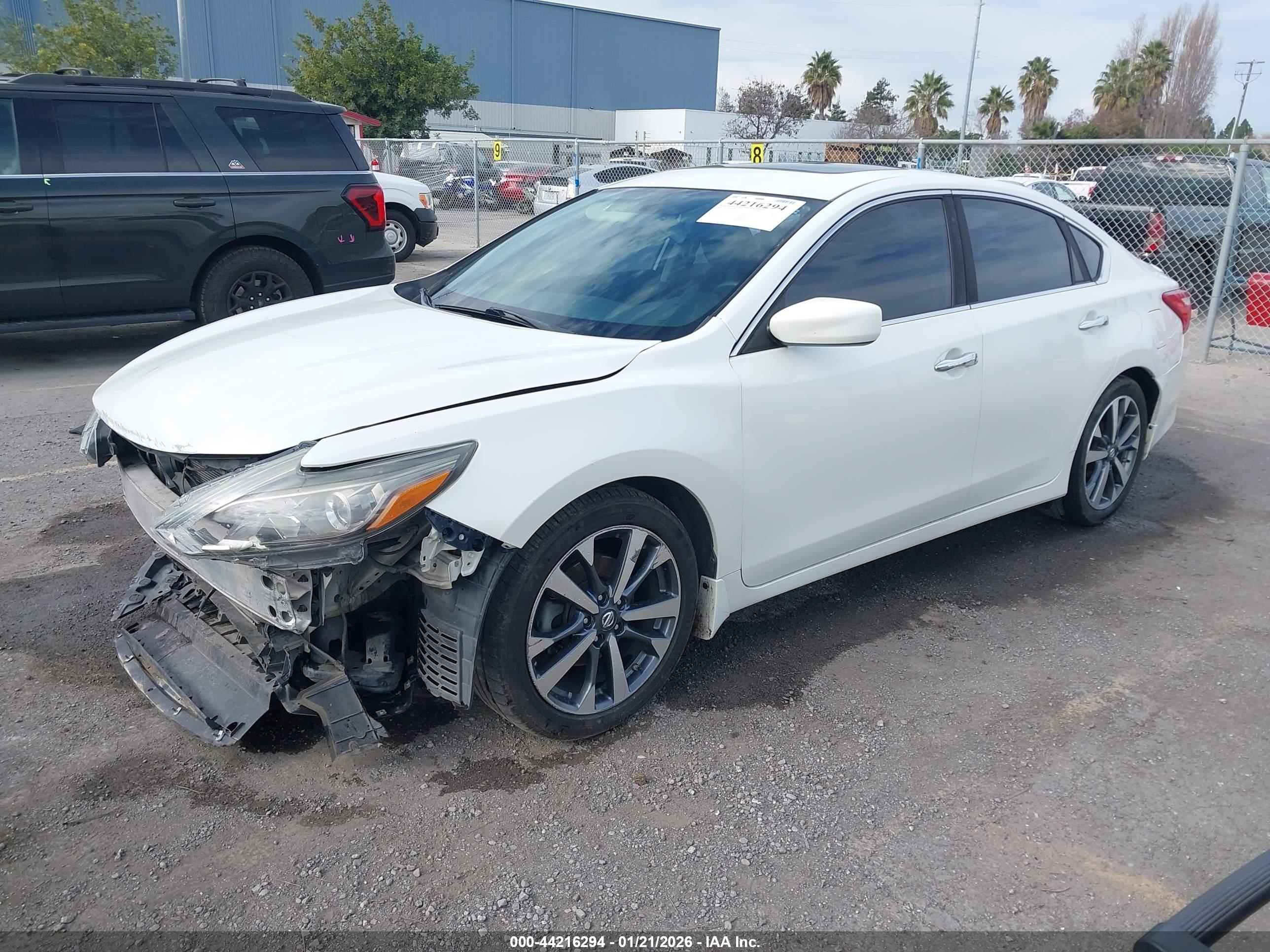 NISSAN ALTIMA image 2
