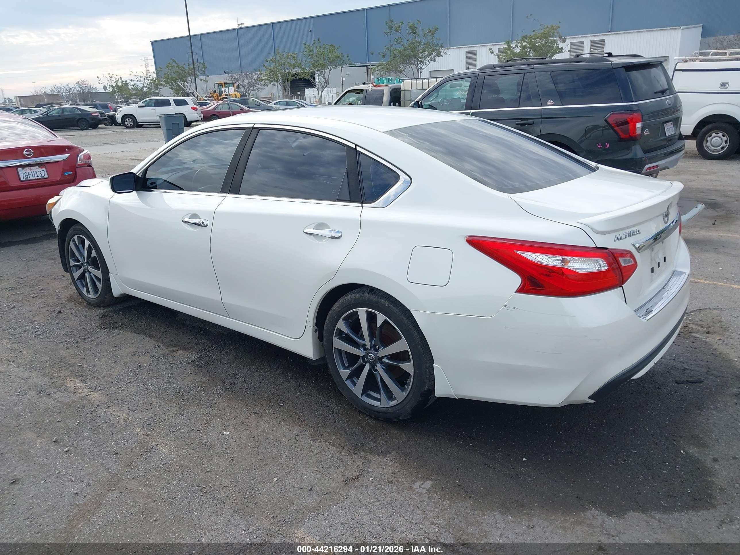 NISSAN ALTIMA image 3