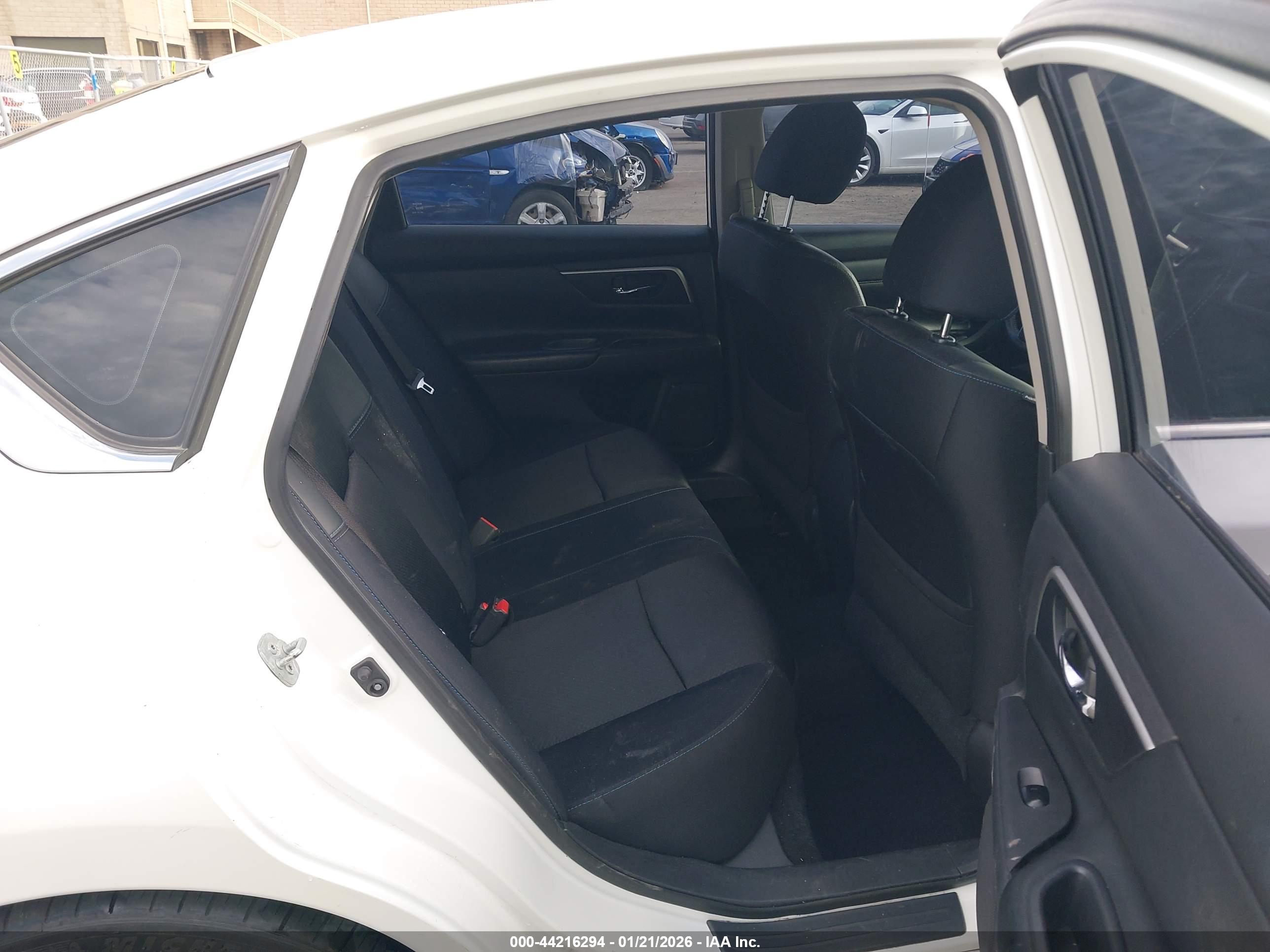 NISSAN ALTIMA image 8