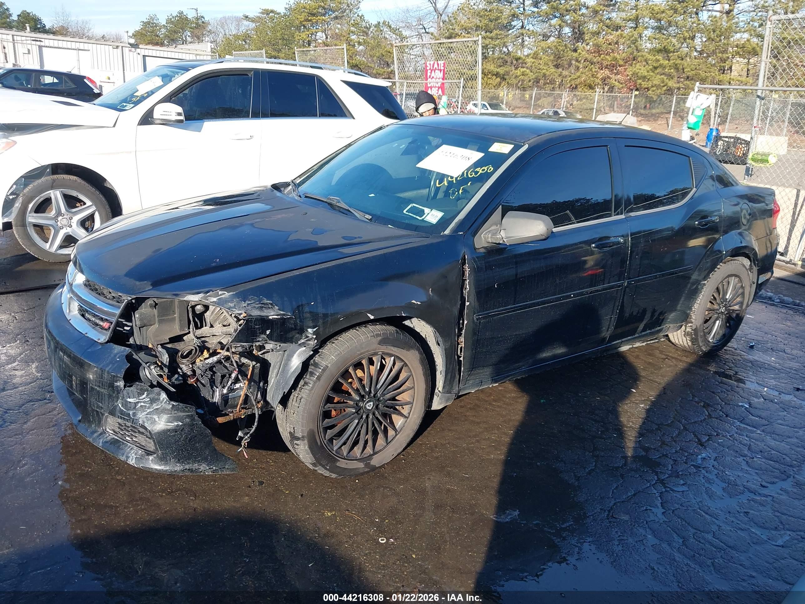 DODGE AVENGER image 2