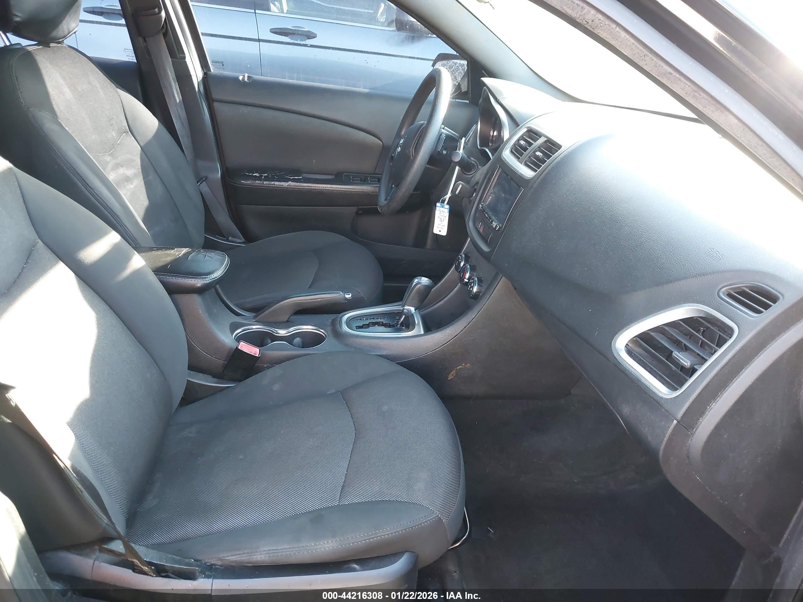 DODGE AVENGER image 5
