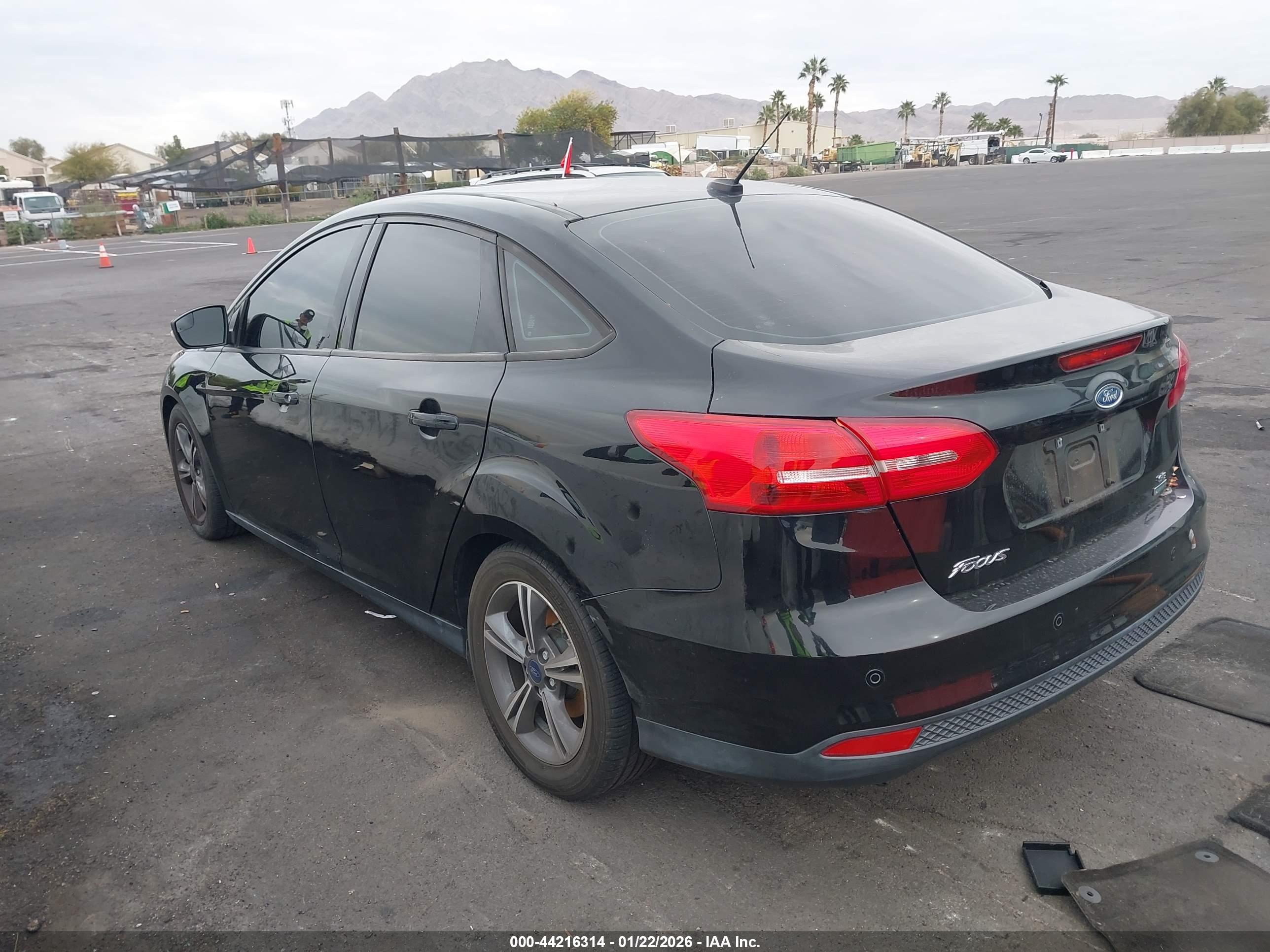 FORD FOCUS image 3