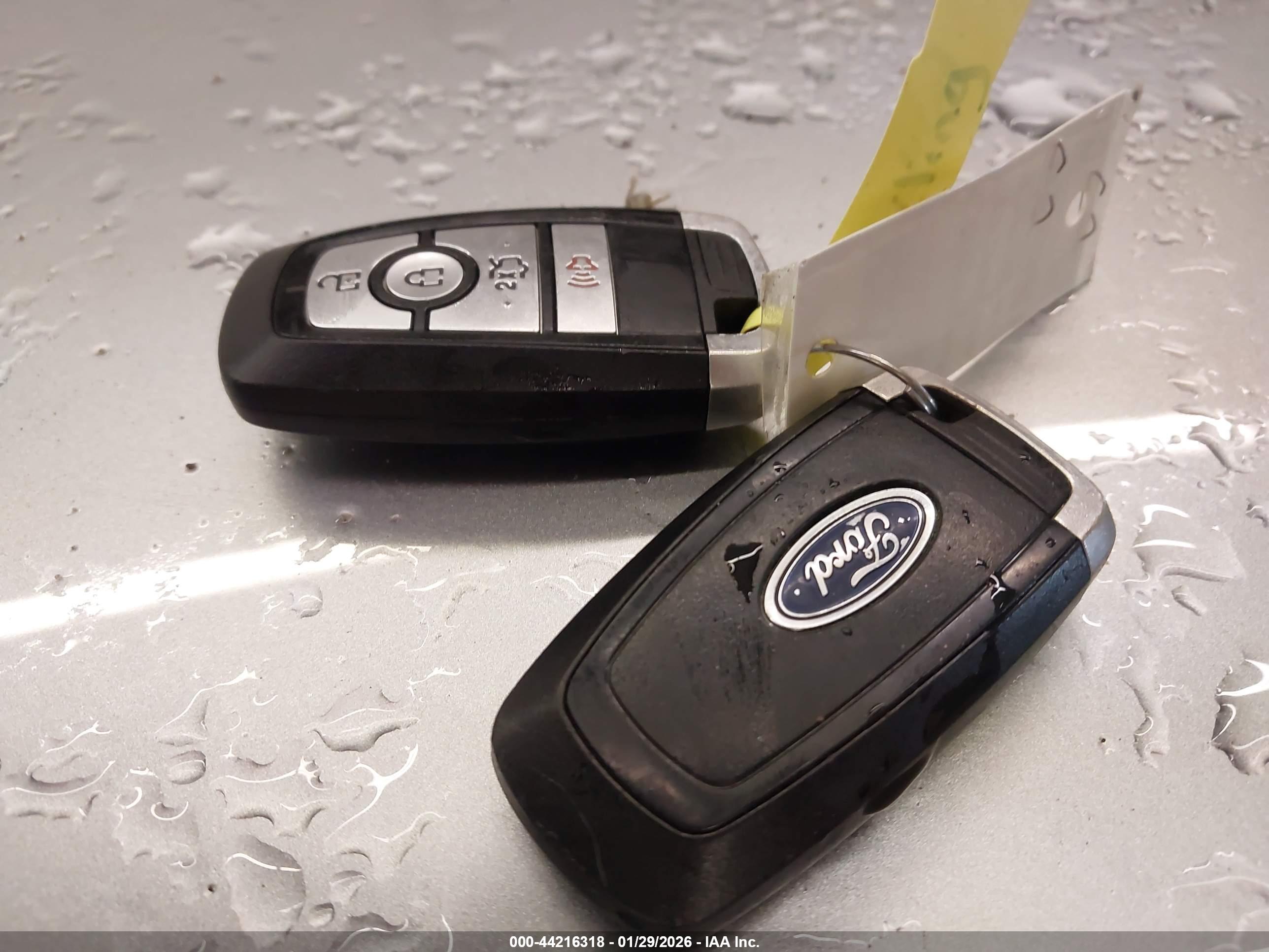 FORD FUSION image 11
