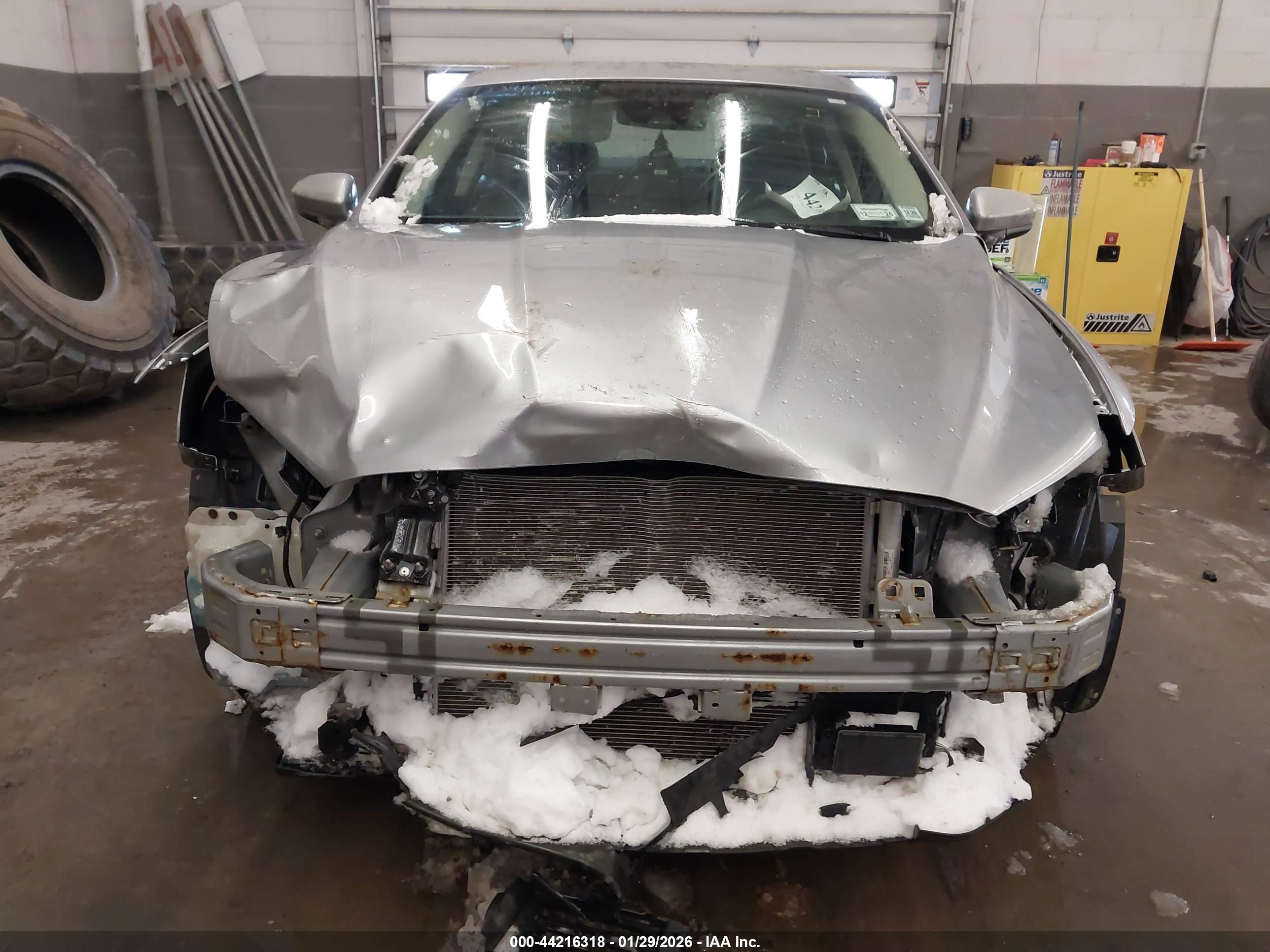 FORD FUSION image 6