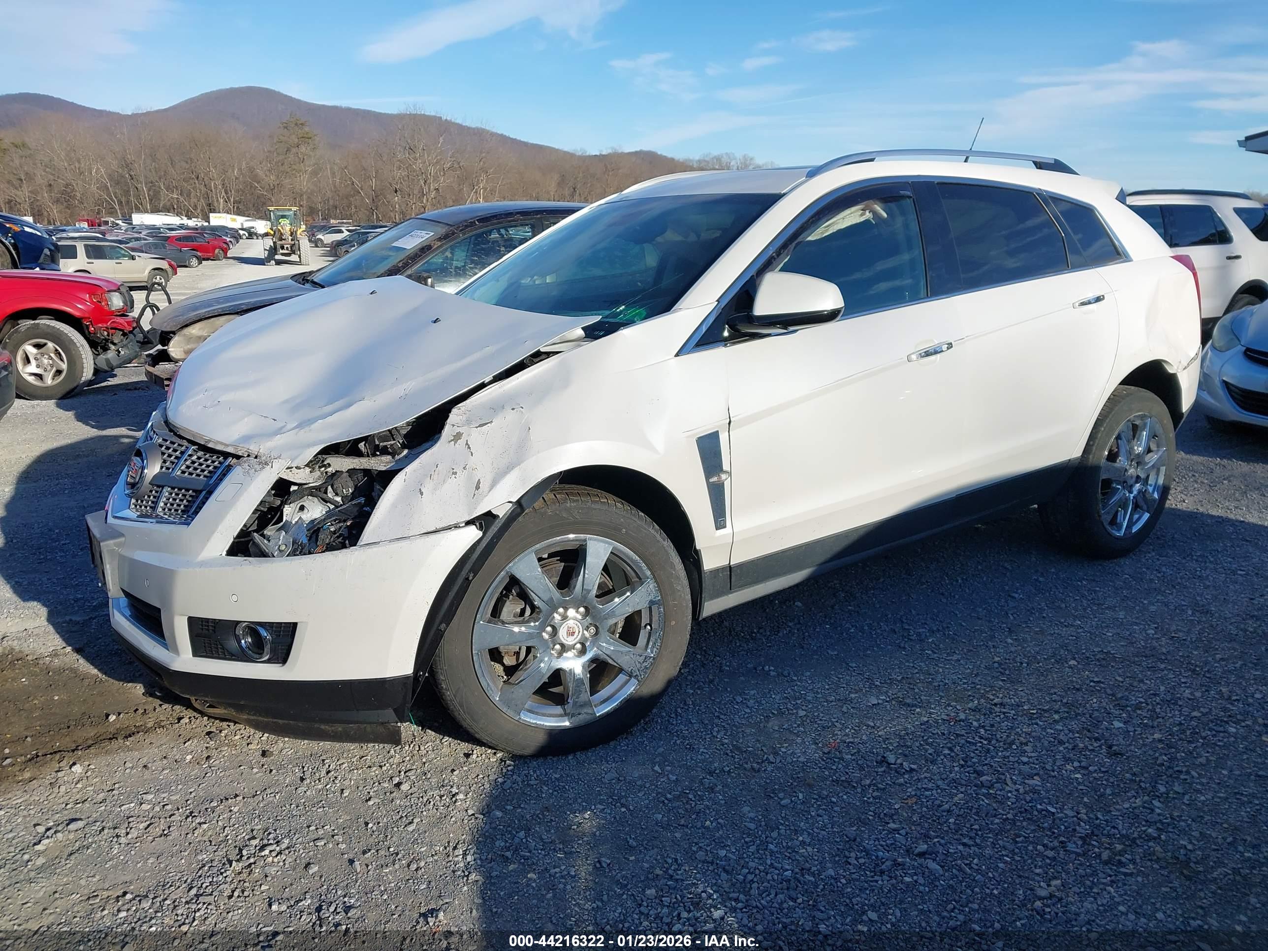 CADILLAC SRX image 2