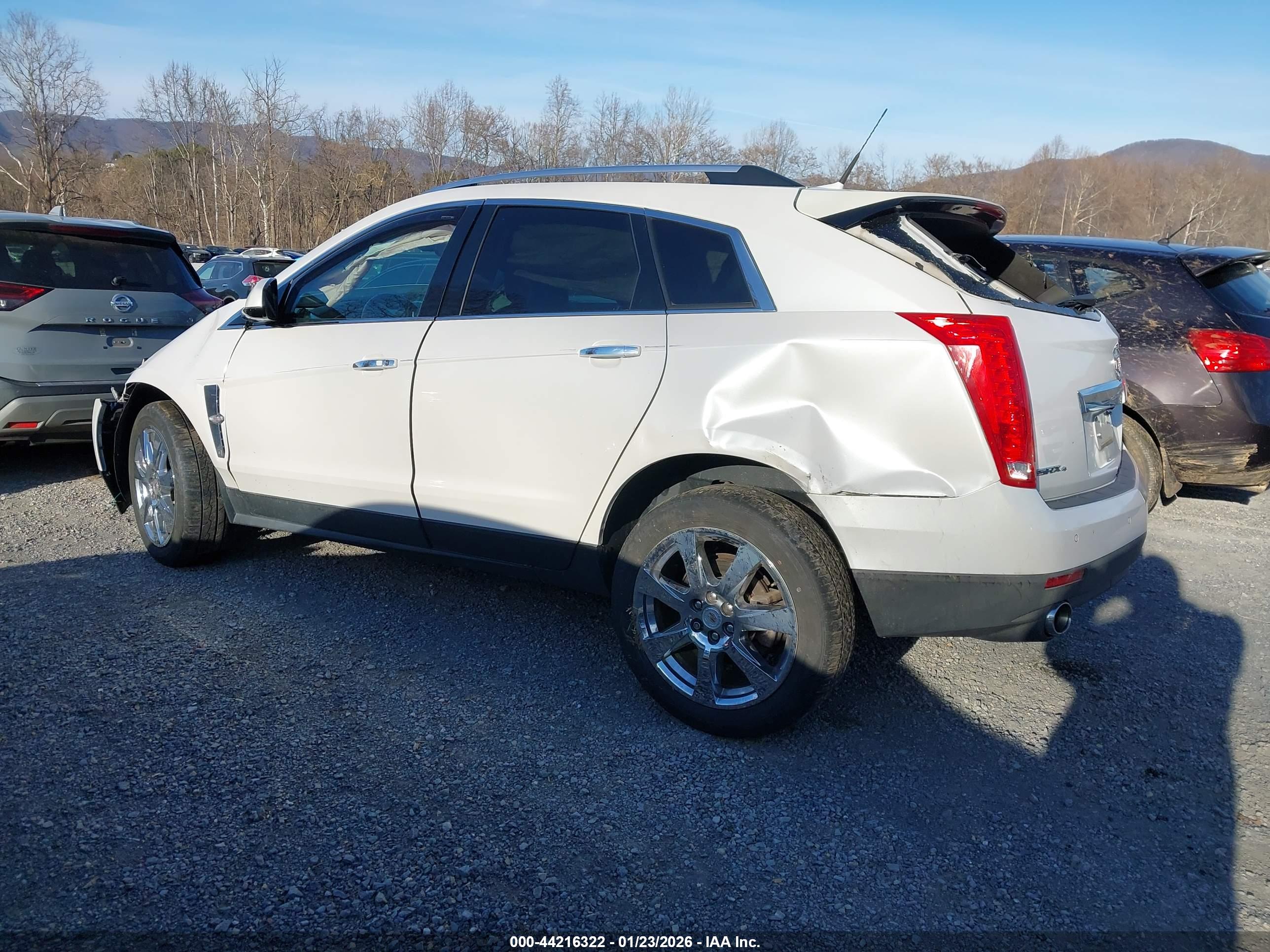CADILLAC SRX image 3