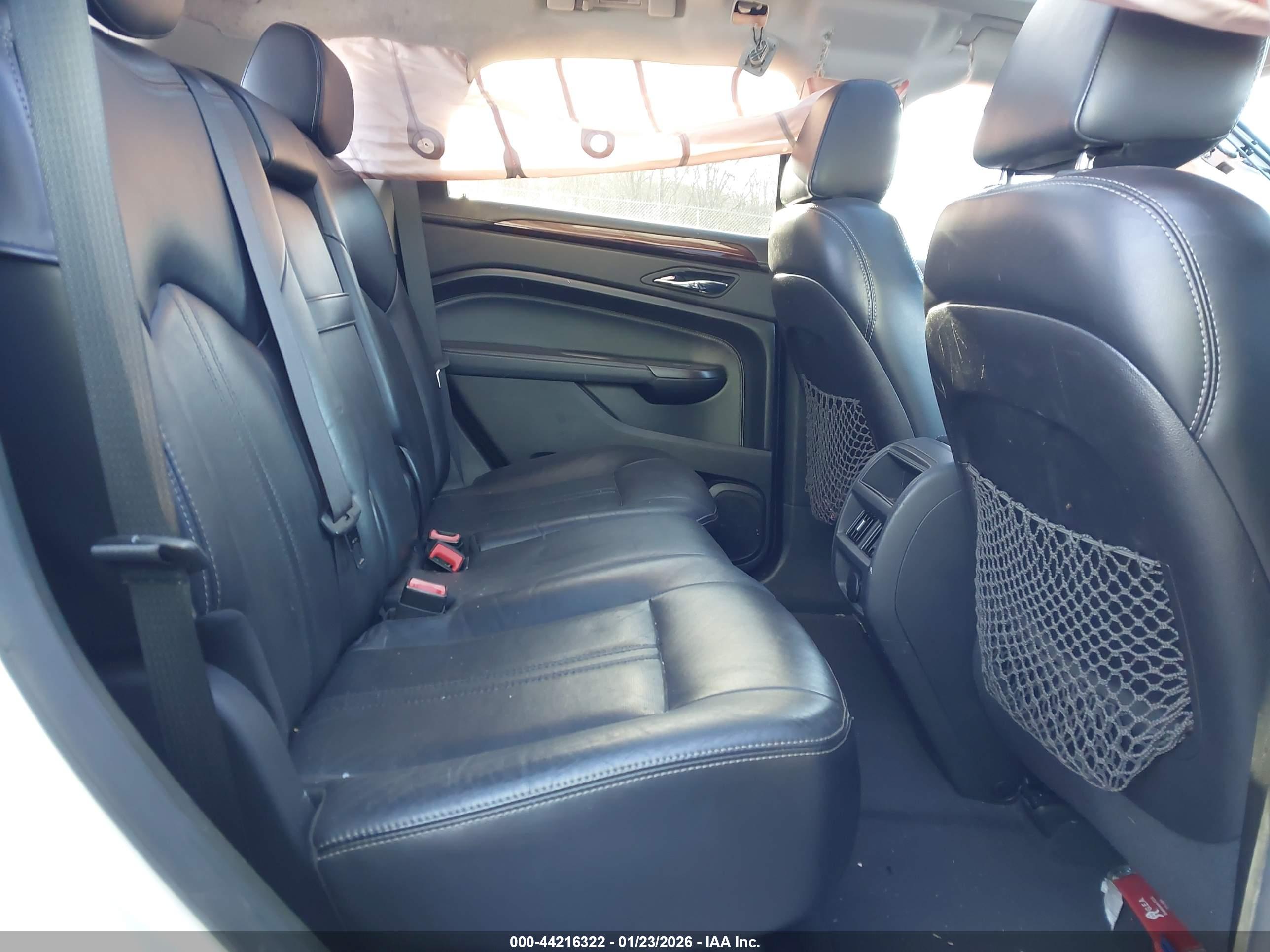 CADILLAC SRX image 8