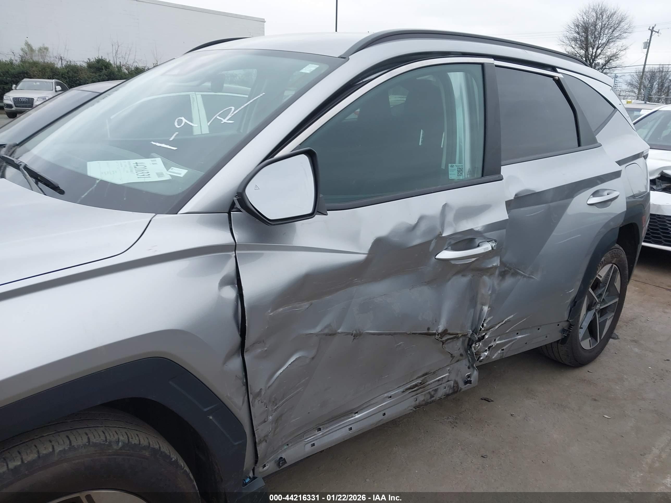 HYUNDAI TUCSON image 6