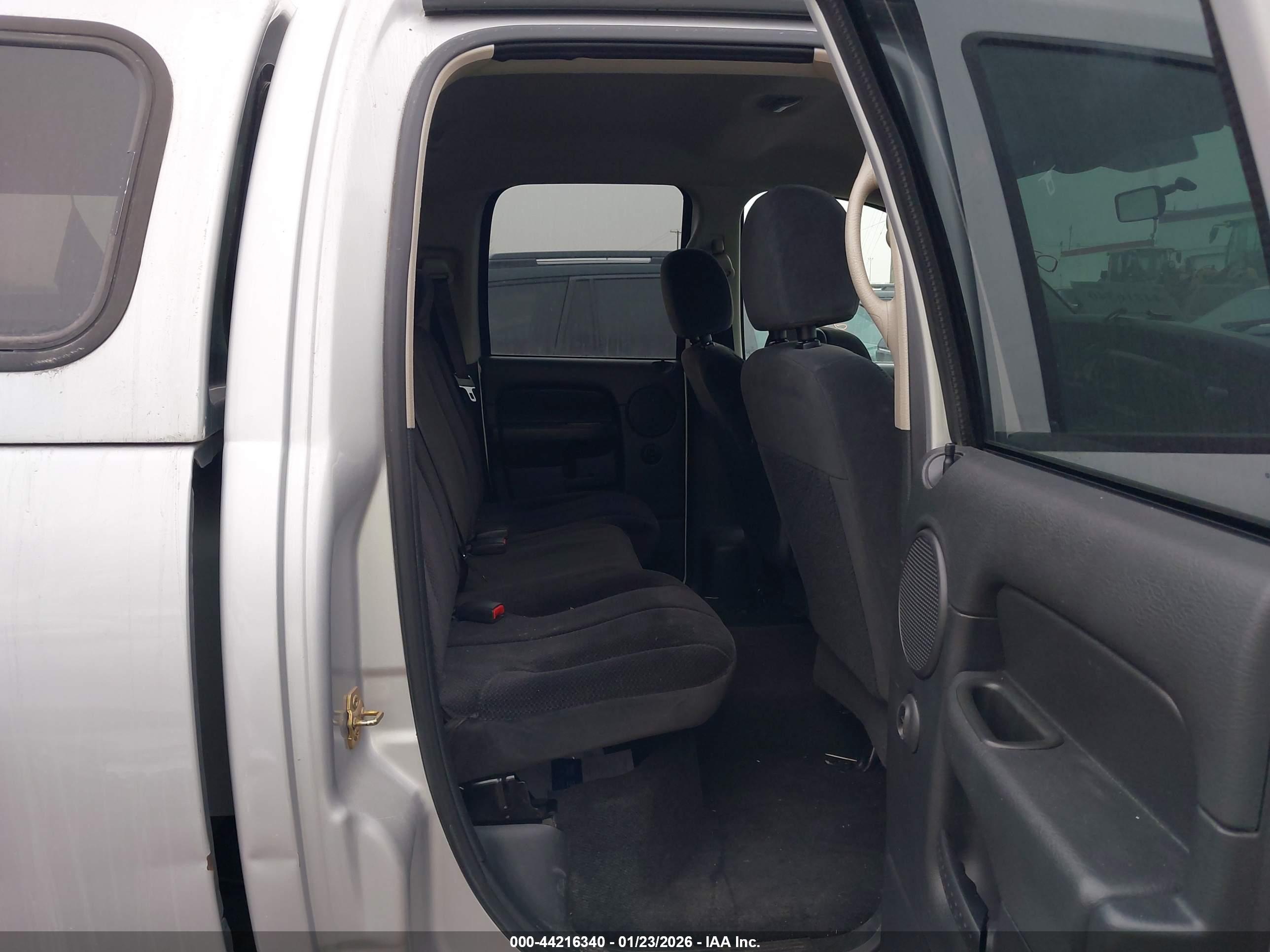 DODGE RAM image 8