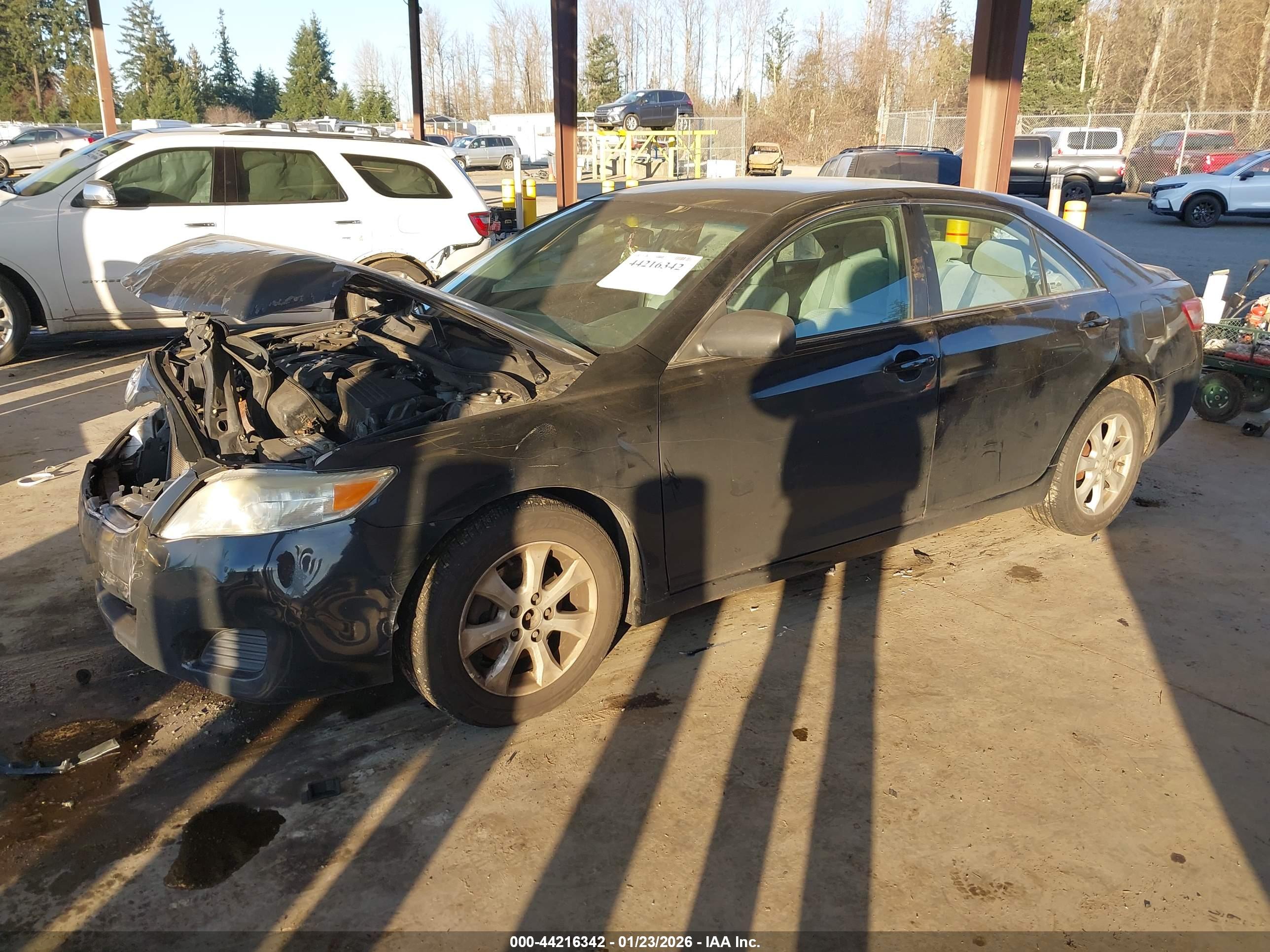 TOYOTA CAMRY image 2