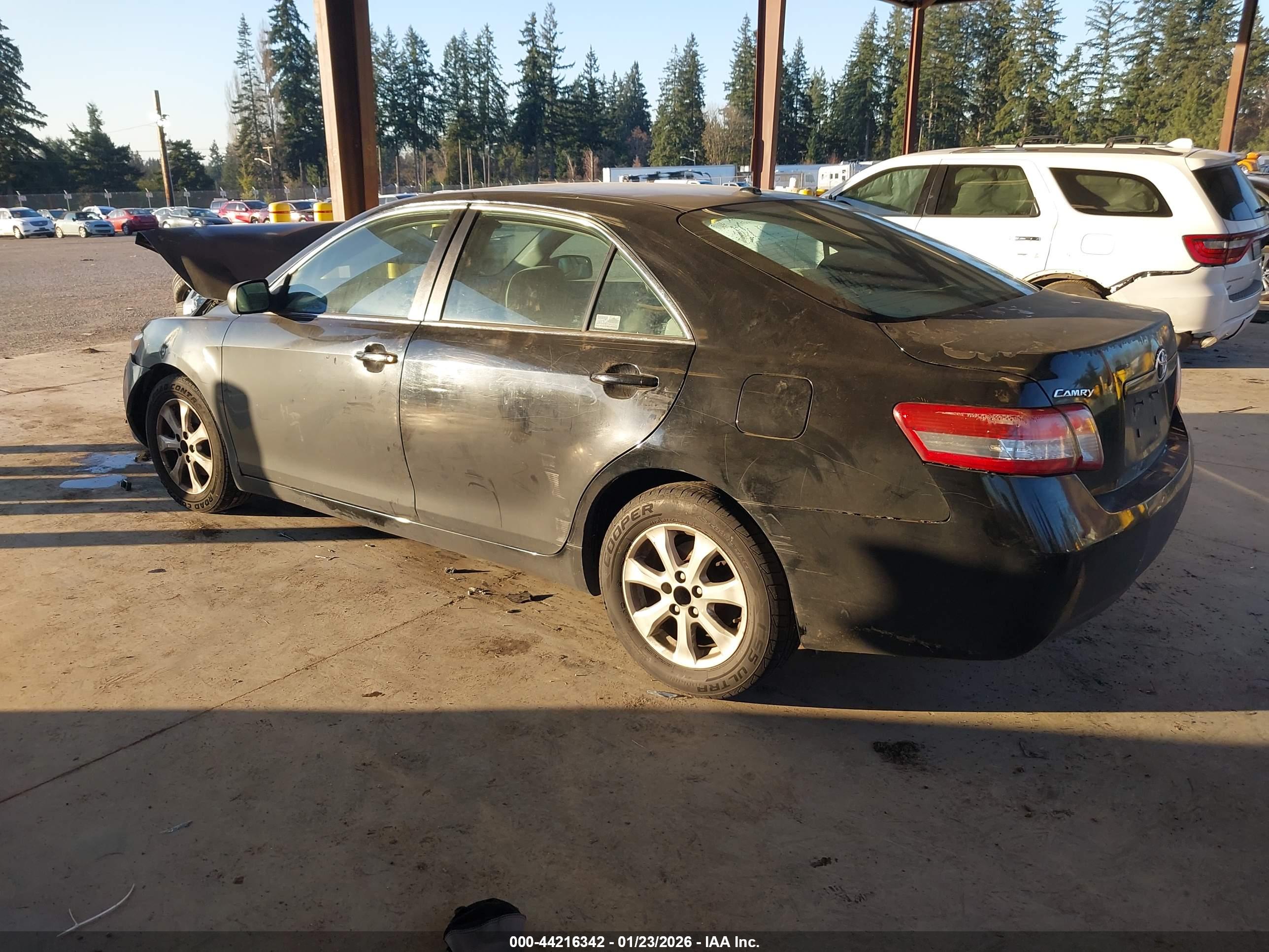 TOYOTA CAMRY image 3