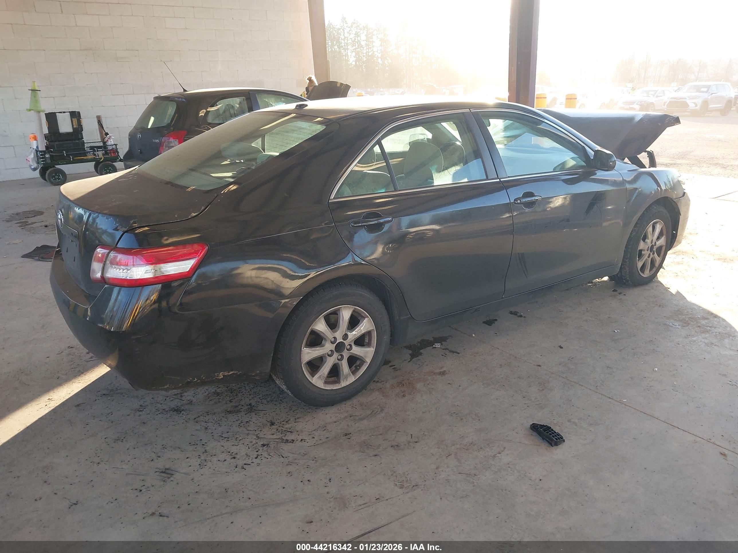 TOYOTA CAMRY image 4