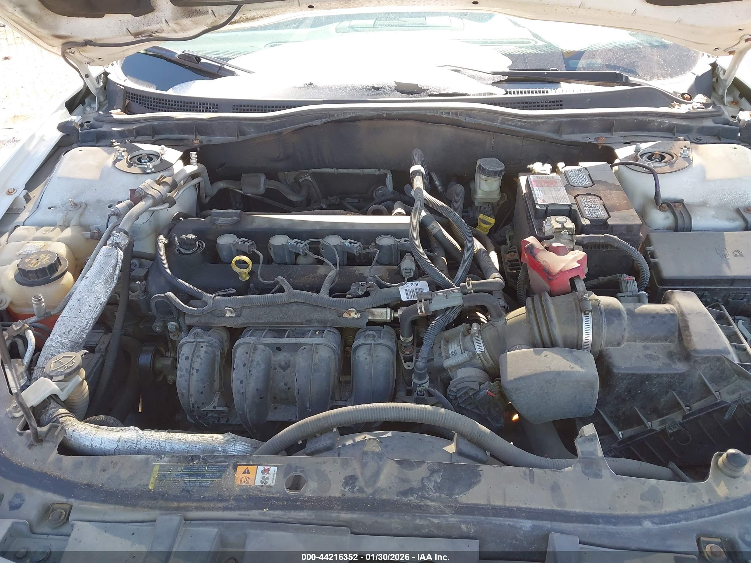 FORD FUSION image 10