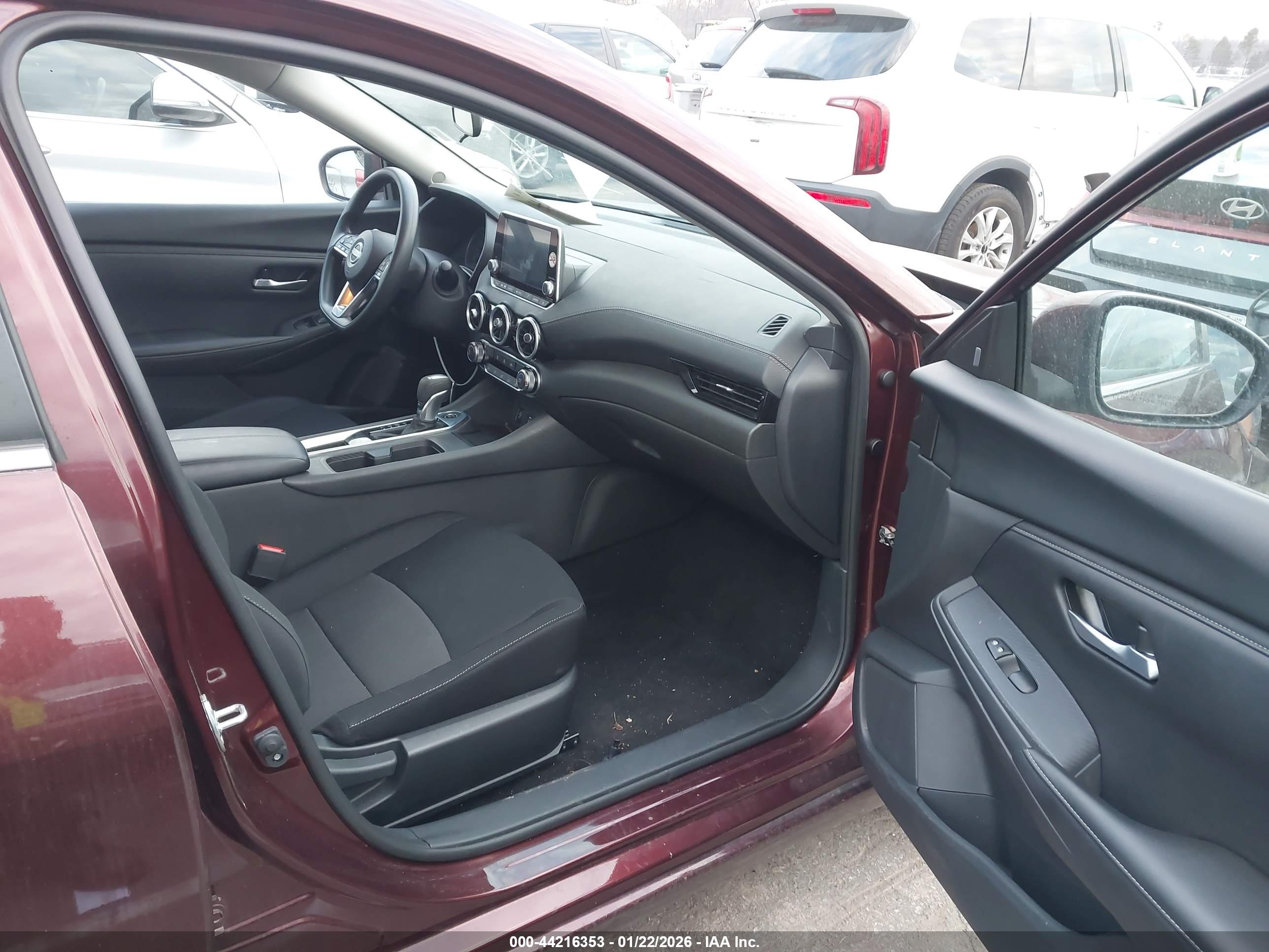 NISSAN SENTRA image 5