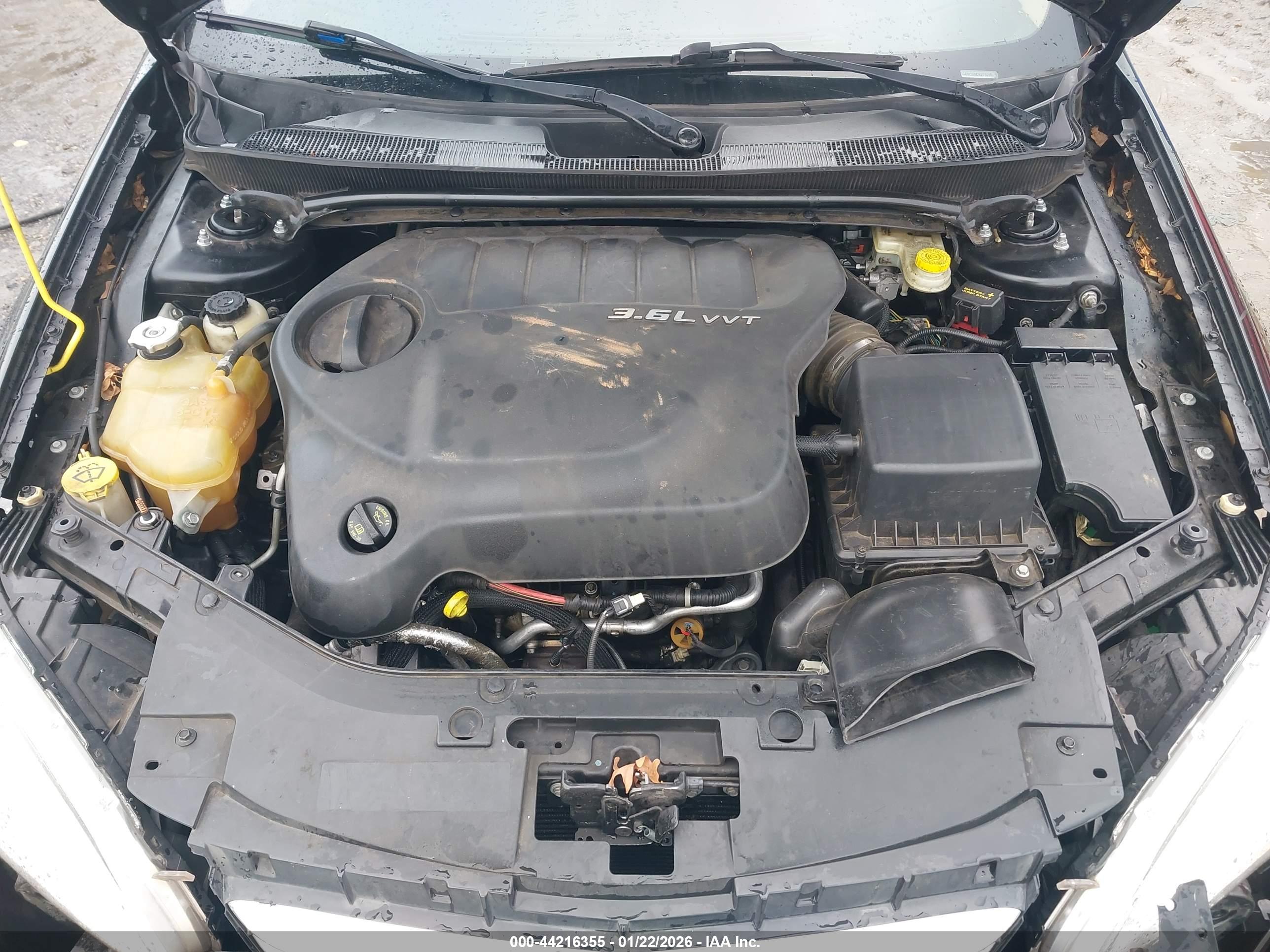CHRYSLER 200 image 10