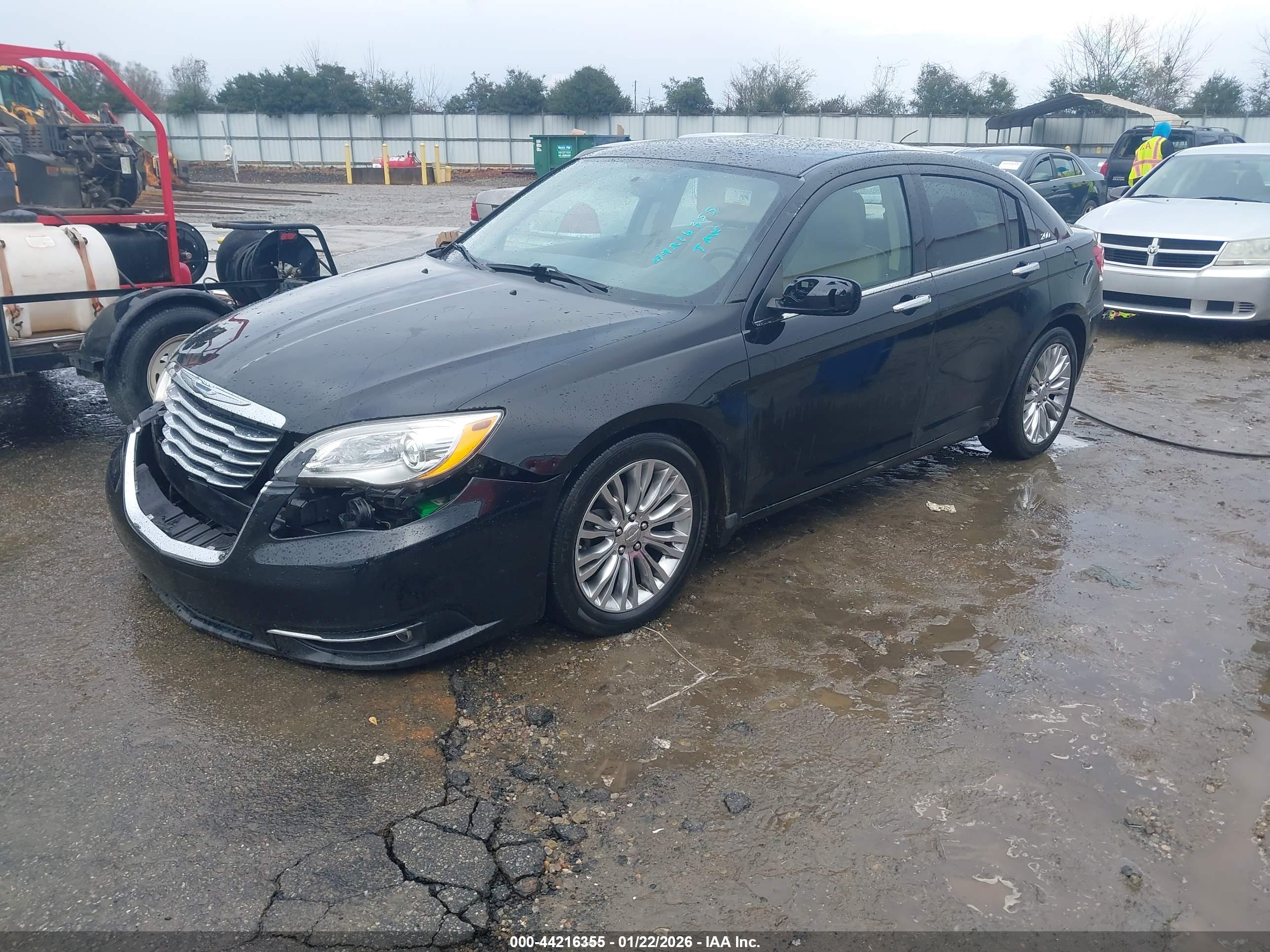 CHRYSLER 200 image 2