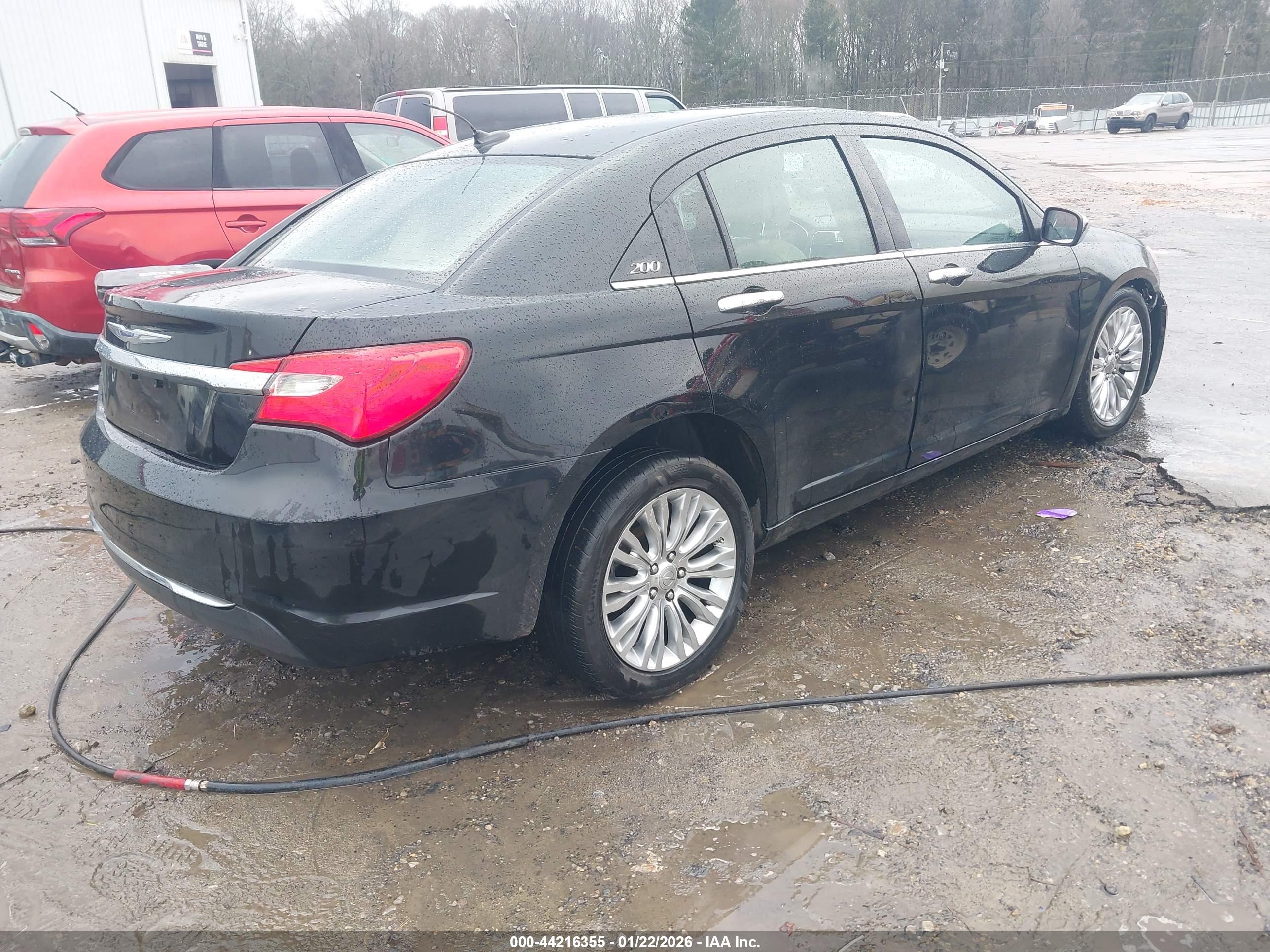 CHRYSLER 200 image 4