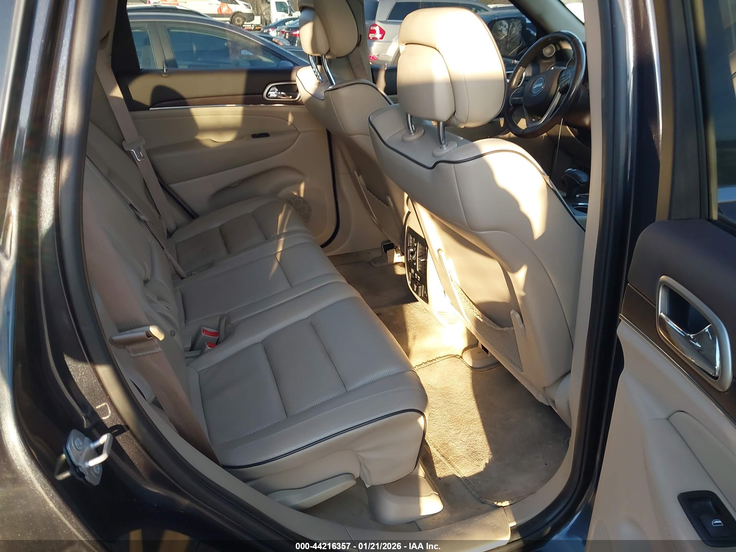 JEEP GRAND image 8