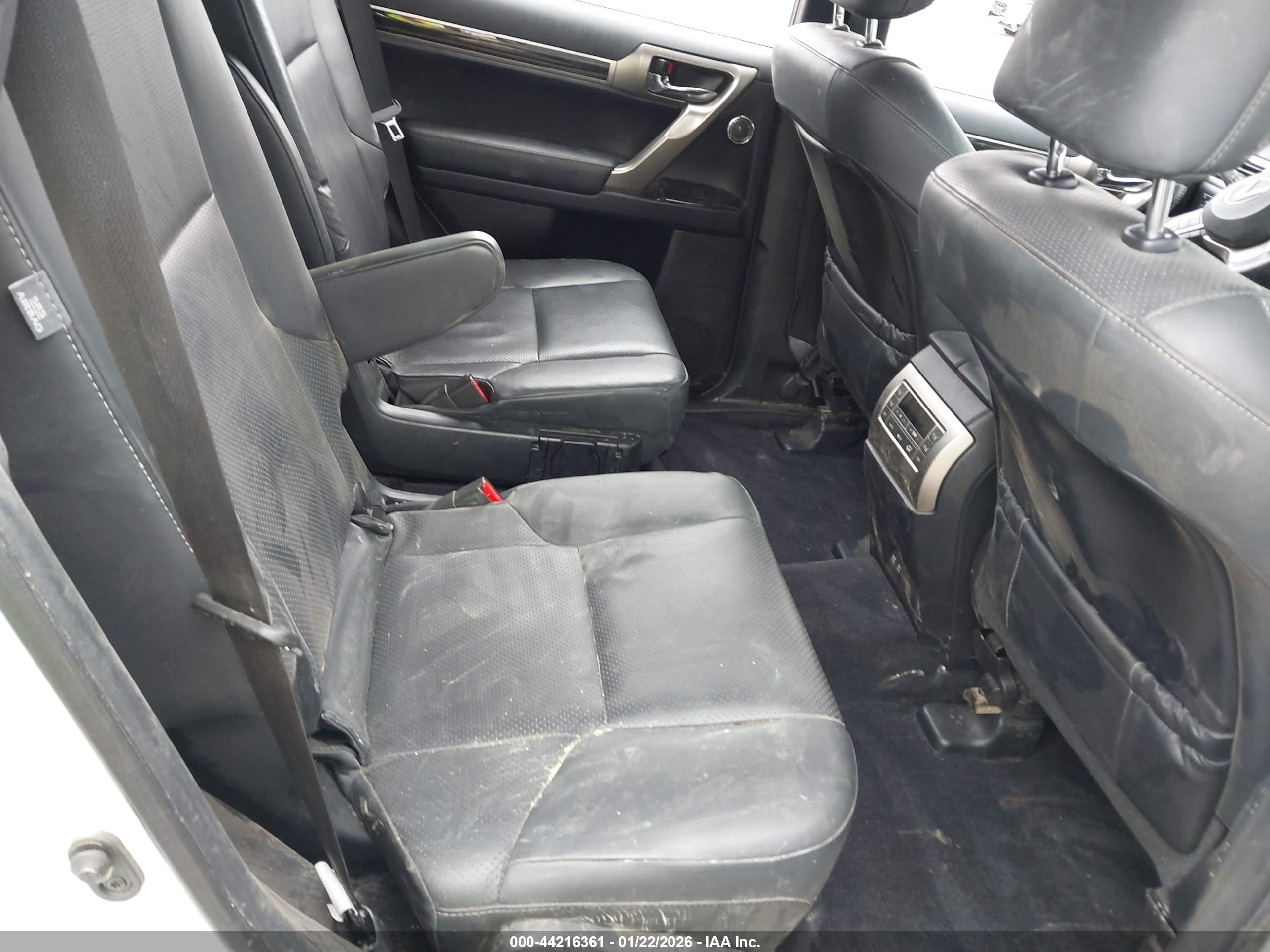 LEXUS GX image 8