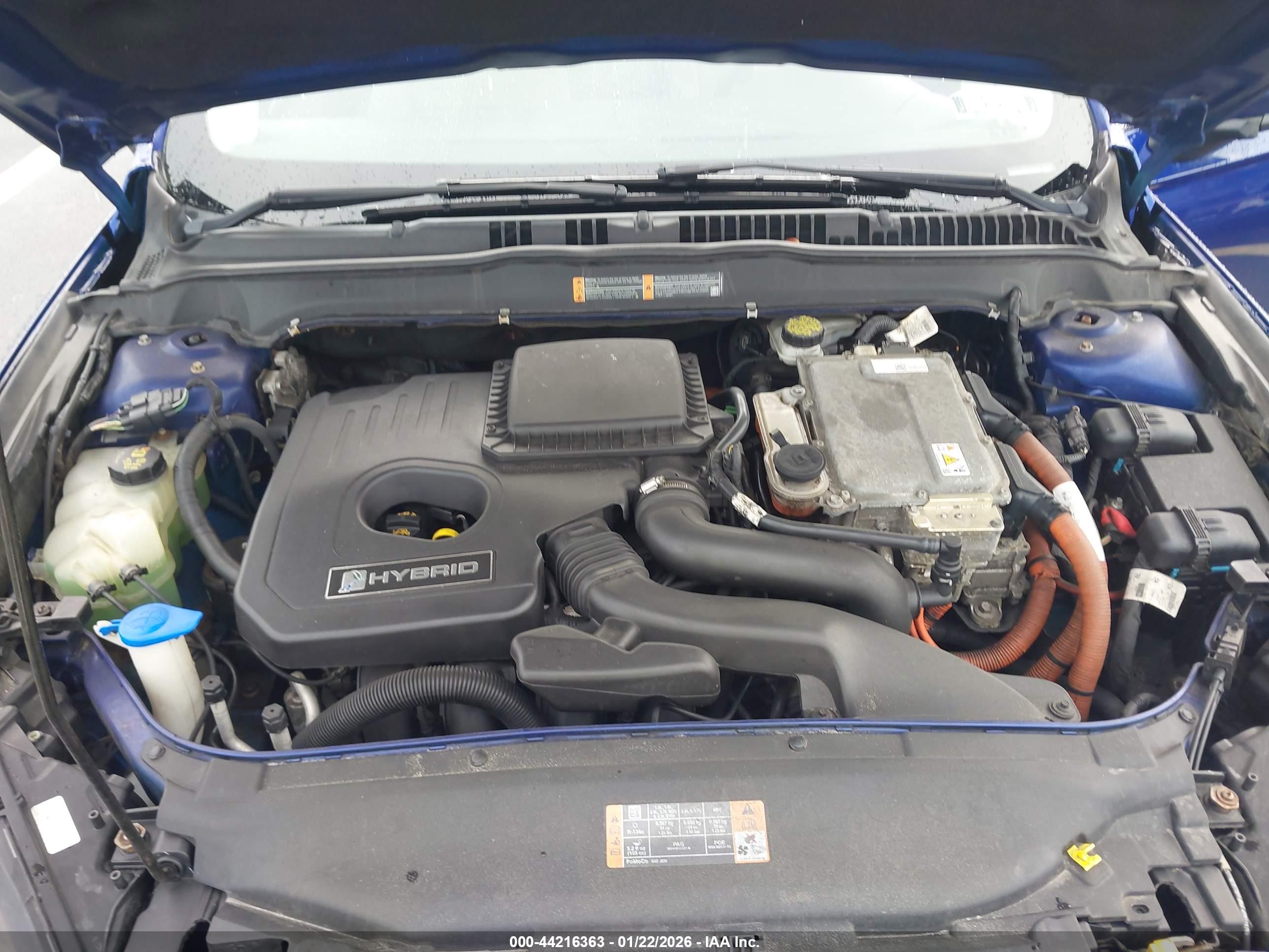 FORD FUSION image 10