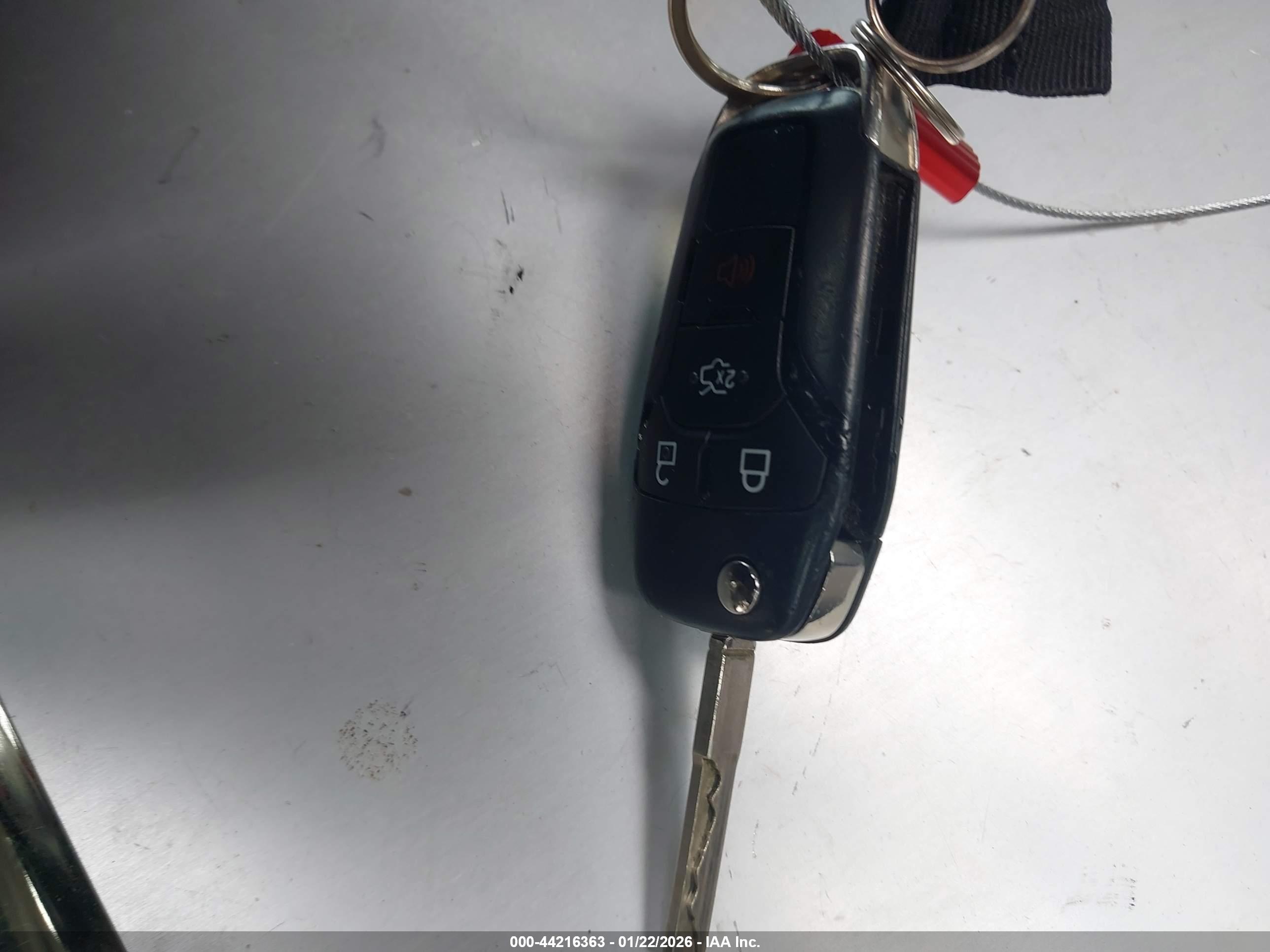 FORD FUSION image 11