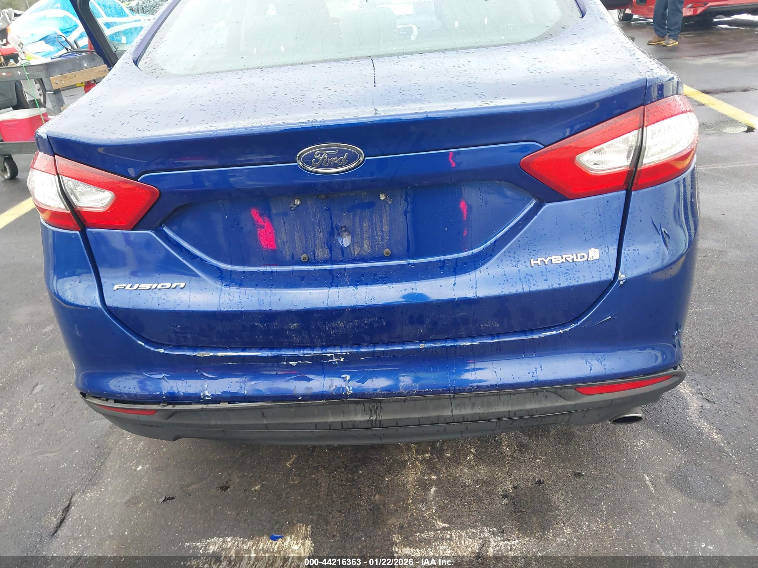 FORD FUSION image 6