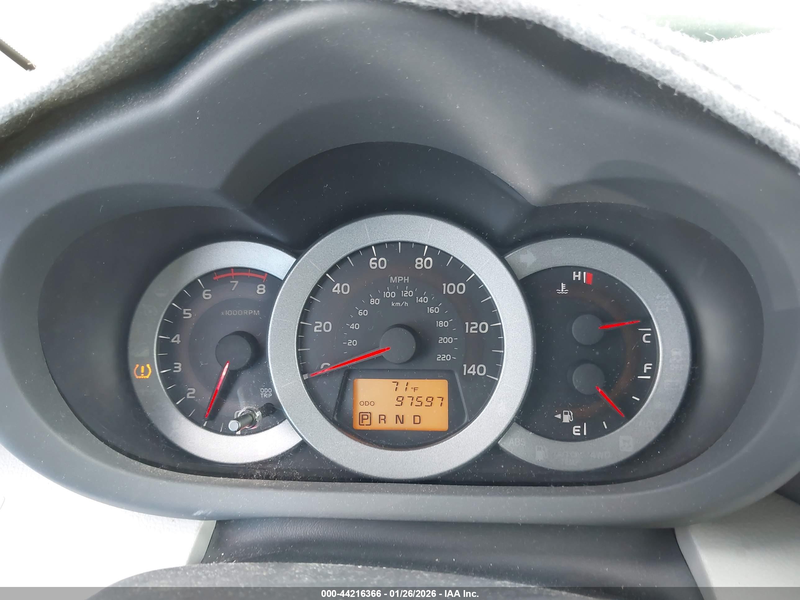 TOYOTA RAV4 image 7