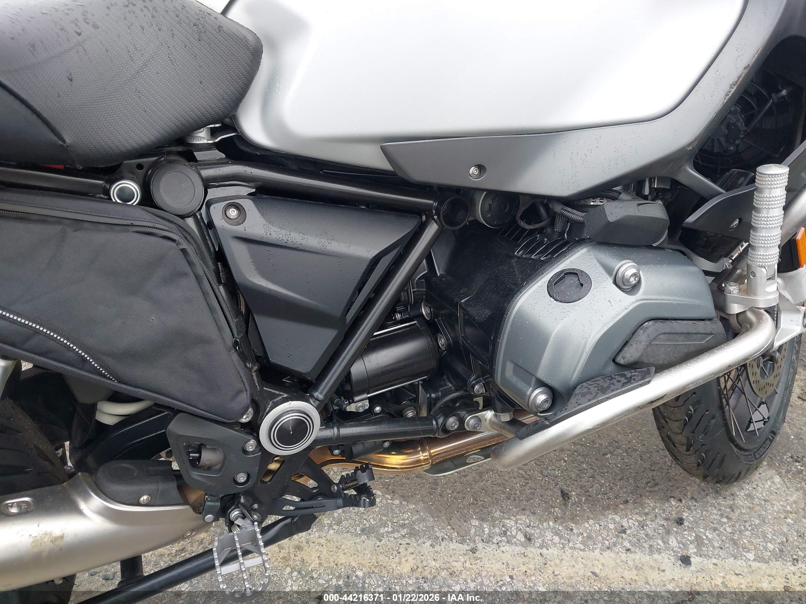BMW R1200 image 8
