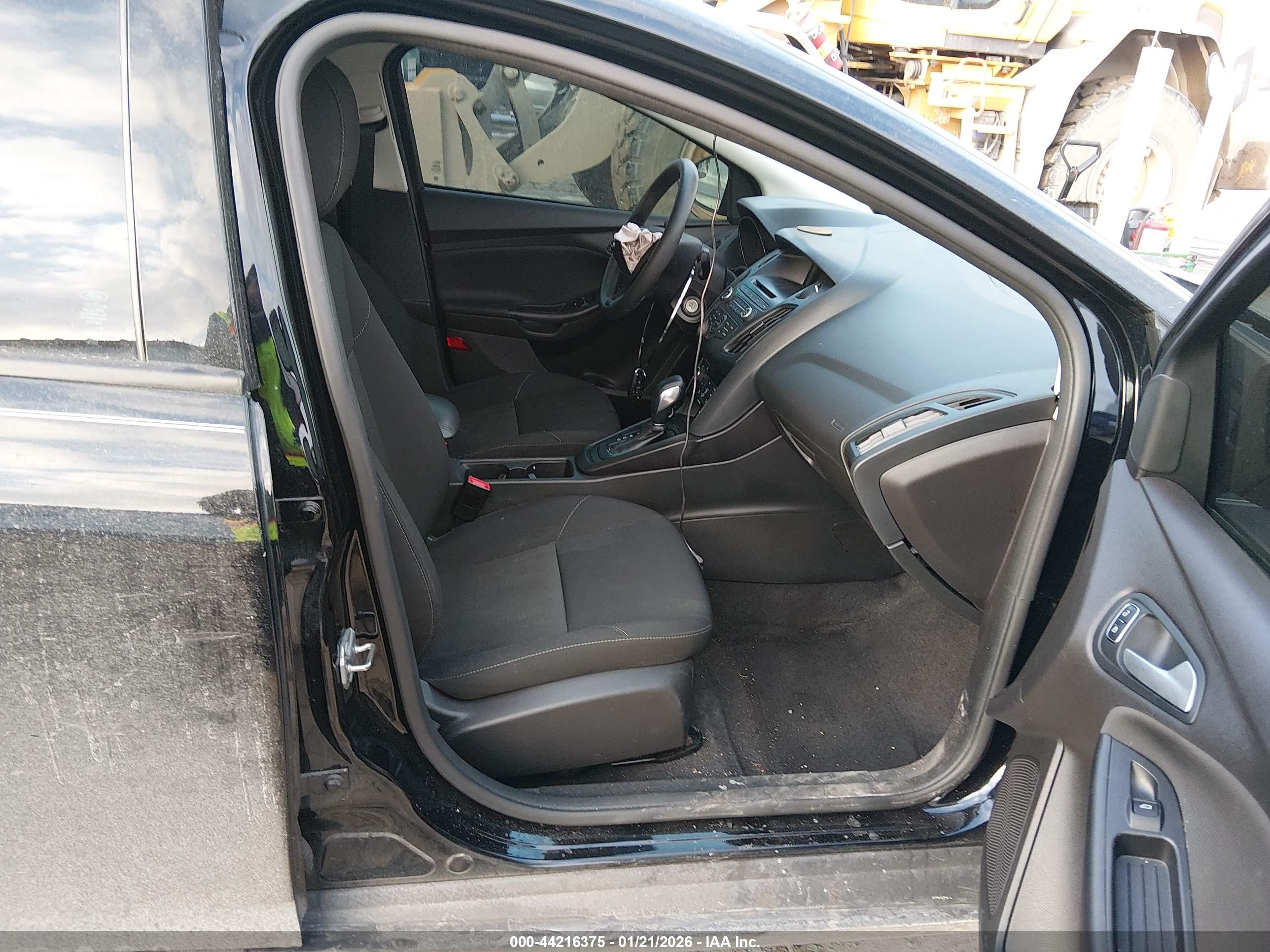 FORD FOCUS image 5