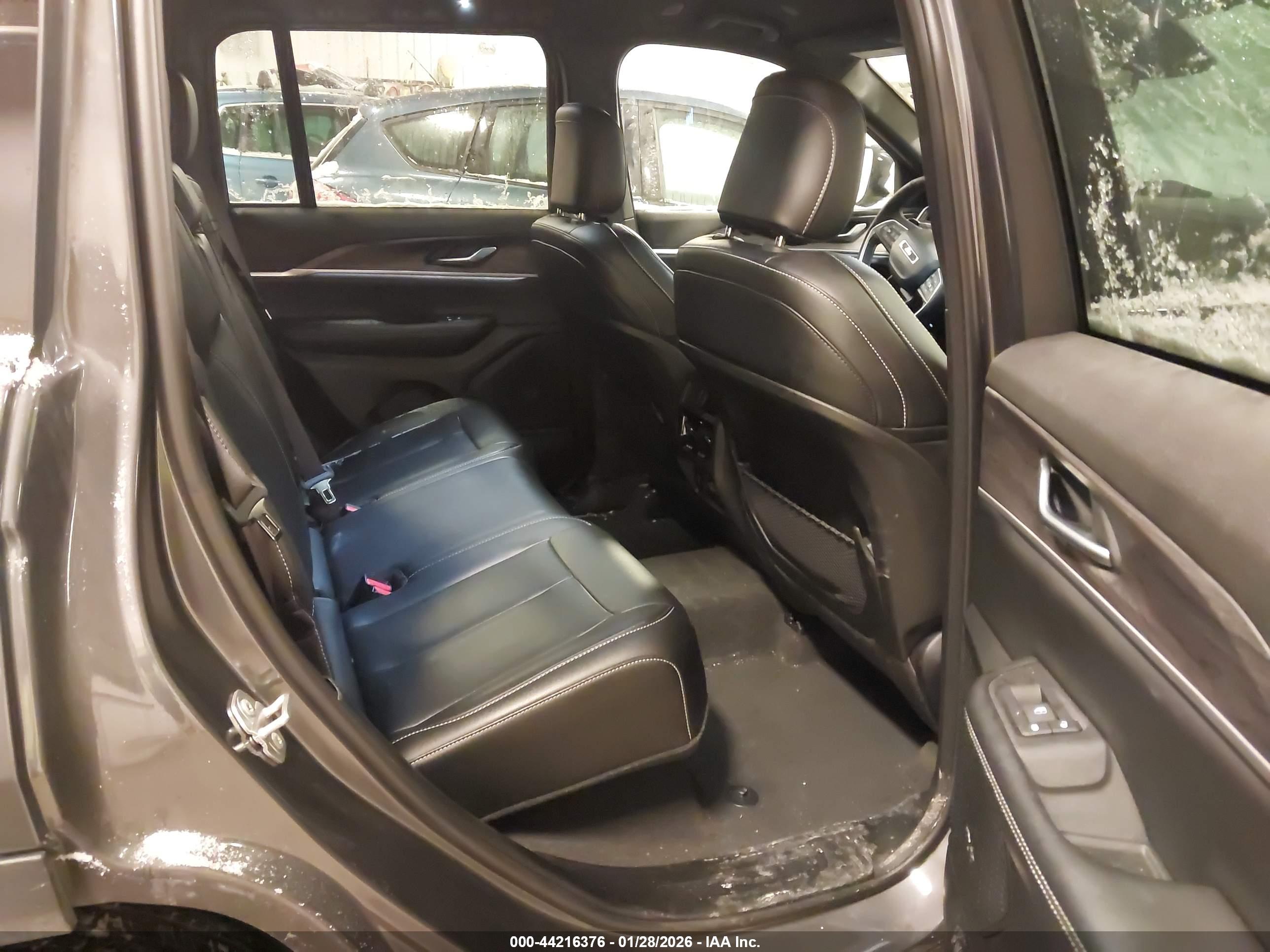 JEEP GRAND image 8