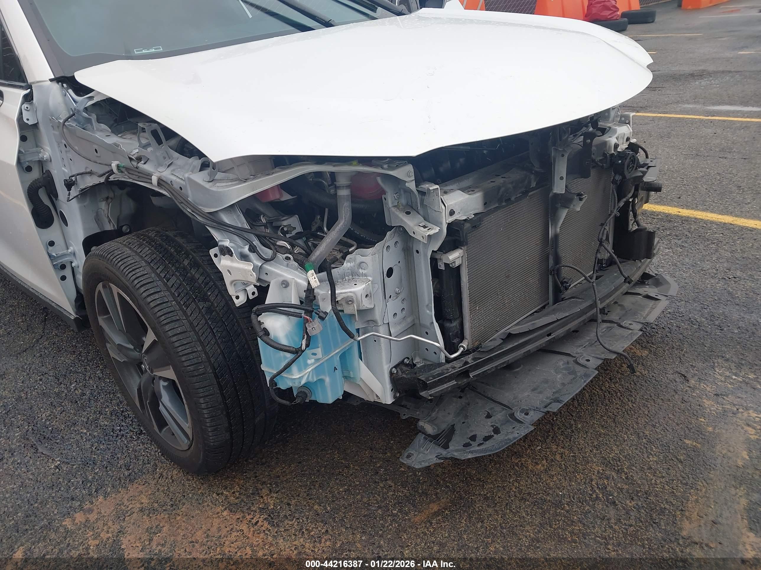 LEXUS UX image 6