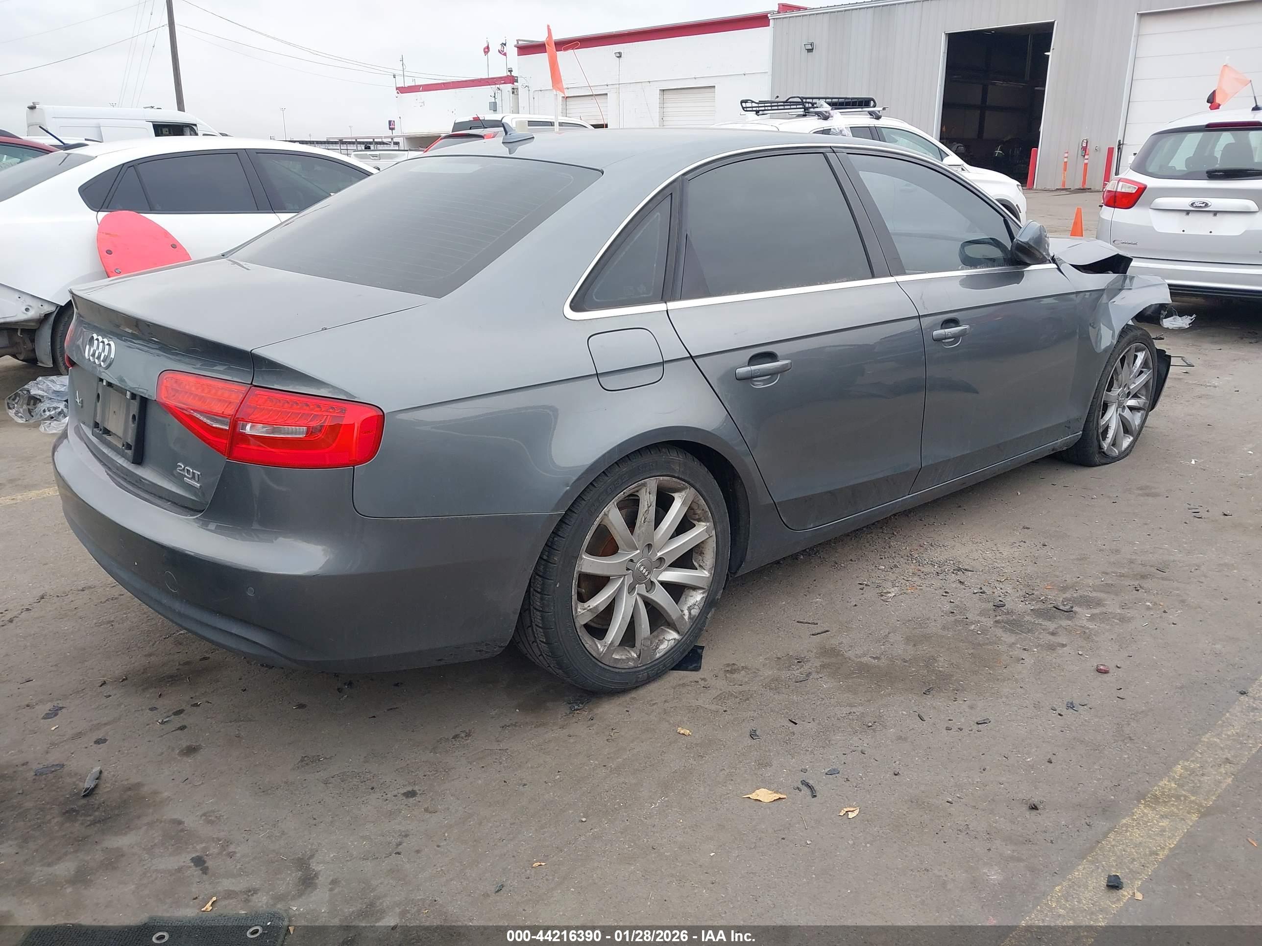 AUDI A4 image 4