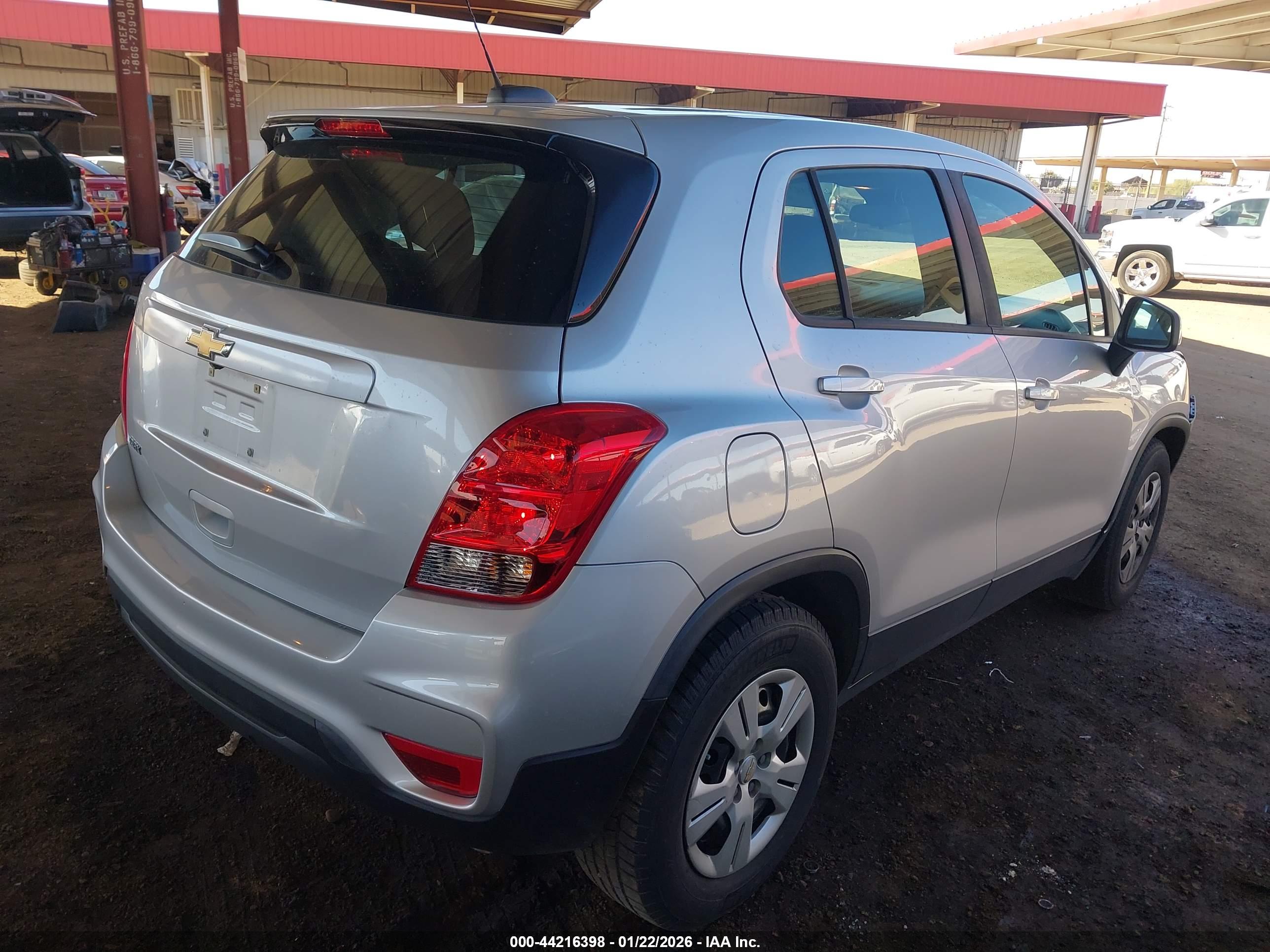 CHEVROLET TRAX image 4