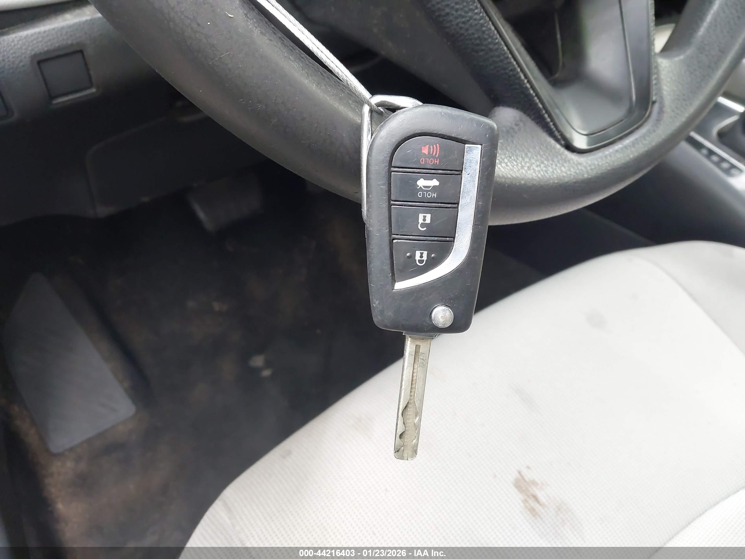 TOYOTA COROLLA image 11
