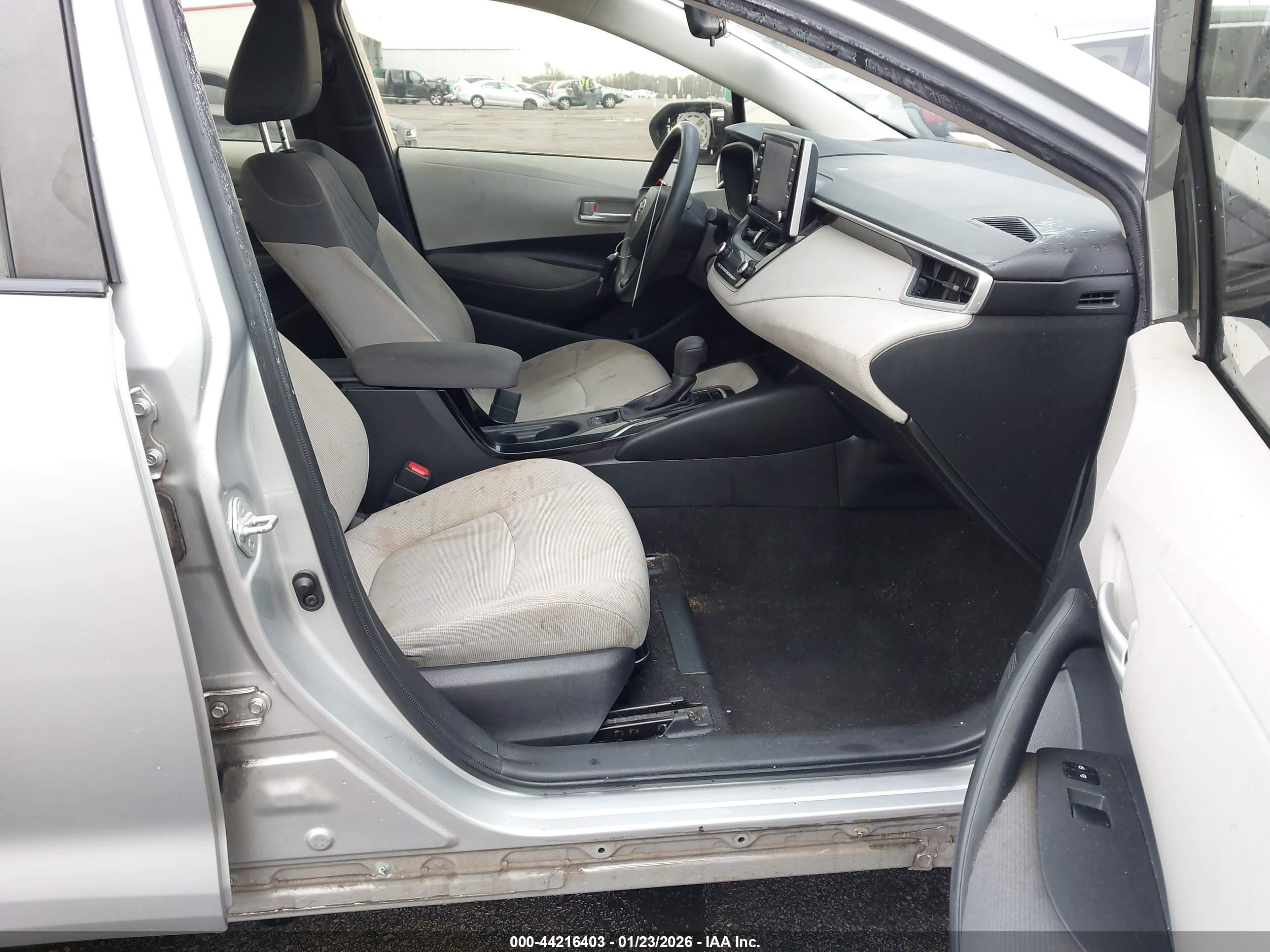 TOYOTA COROLLA image 5