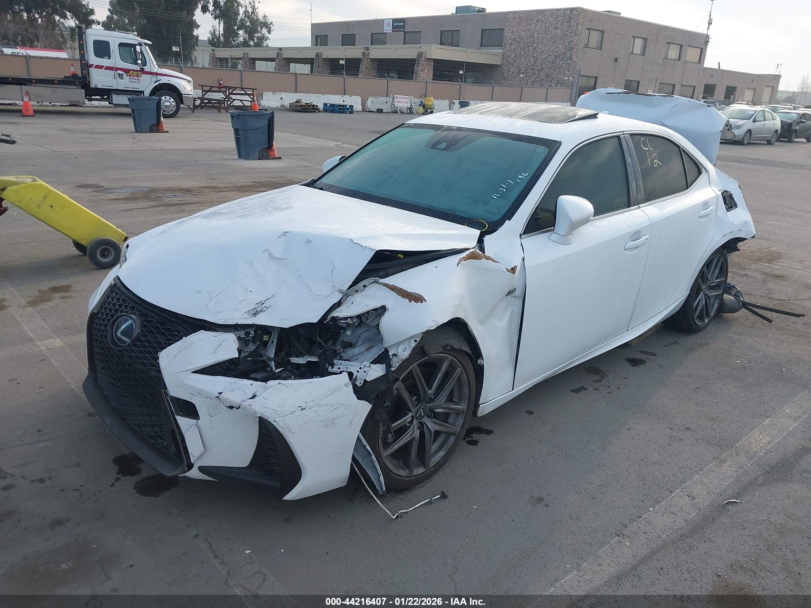 LEXUS IS image 2